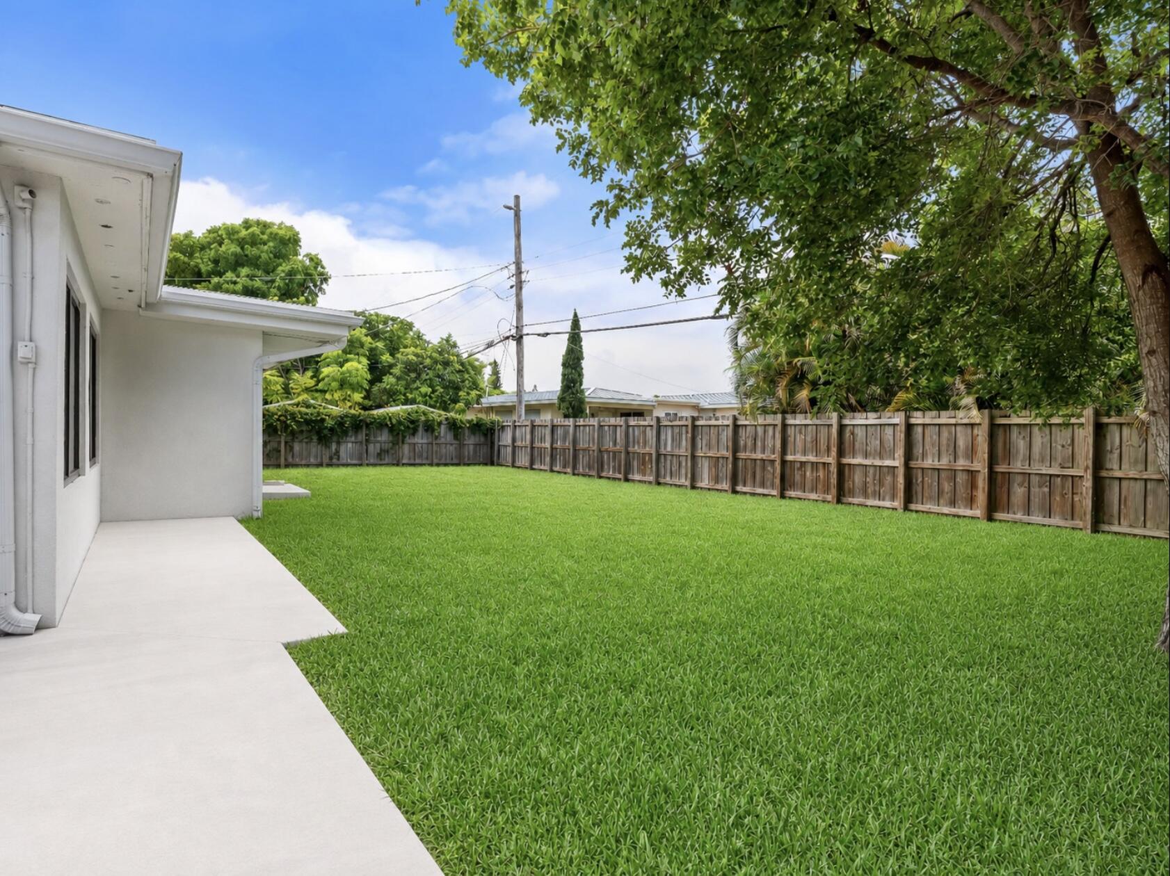 FLORESTA ESTATES 2ND SEC - Residential