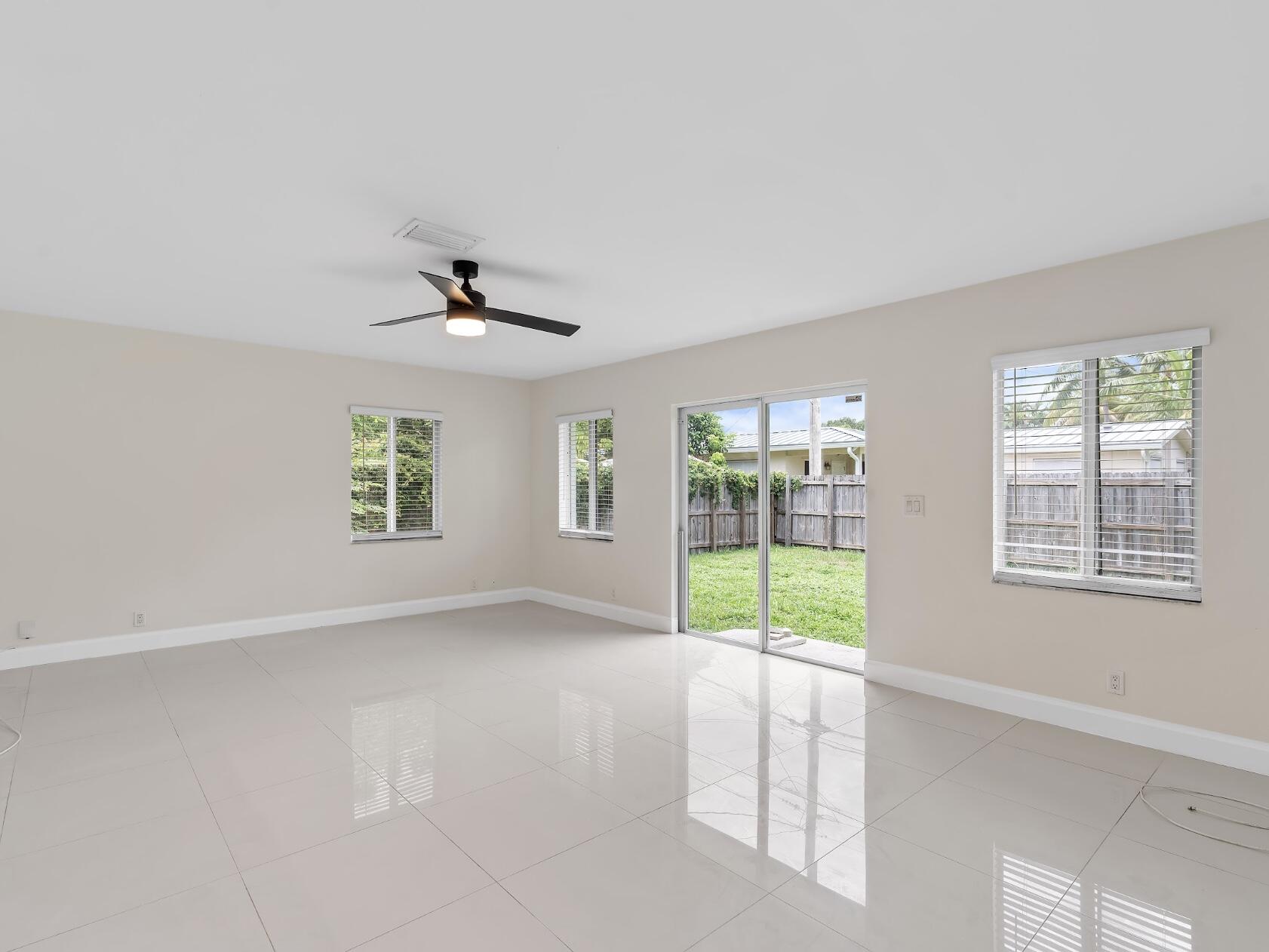 FLORESTA ESTATES 2ND SEC - Residential