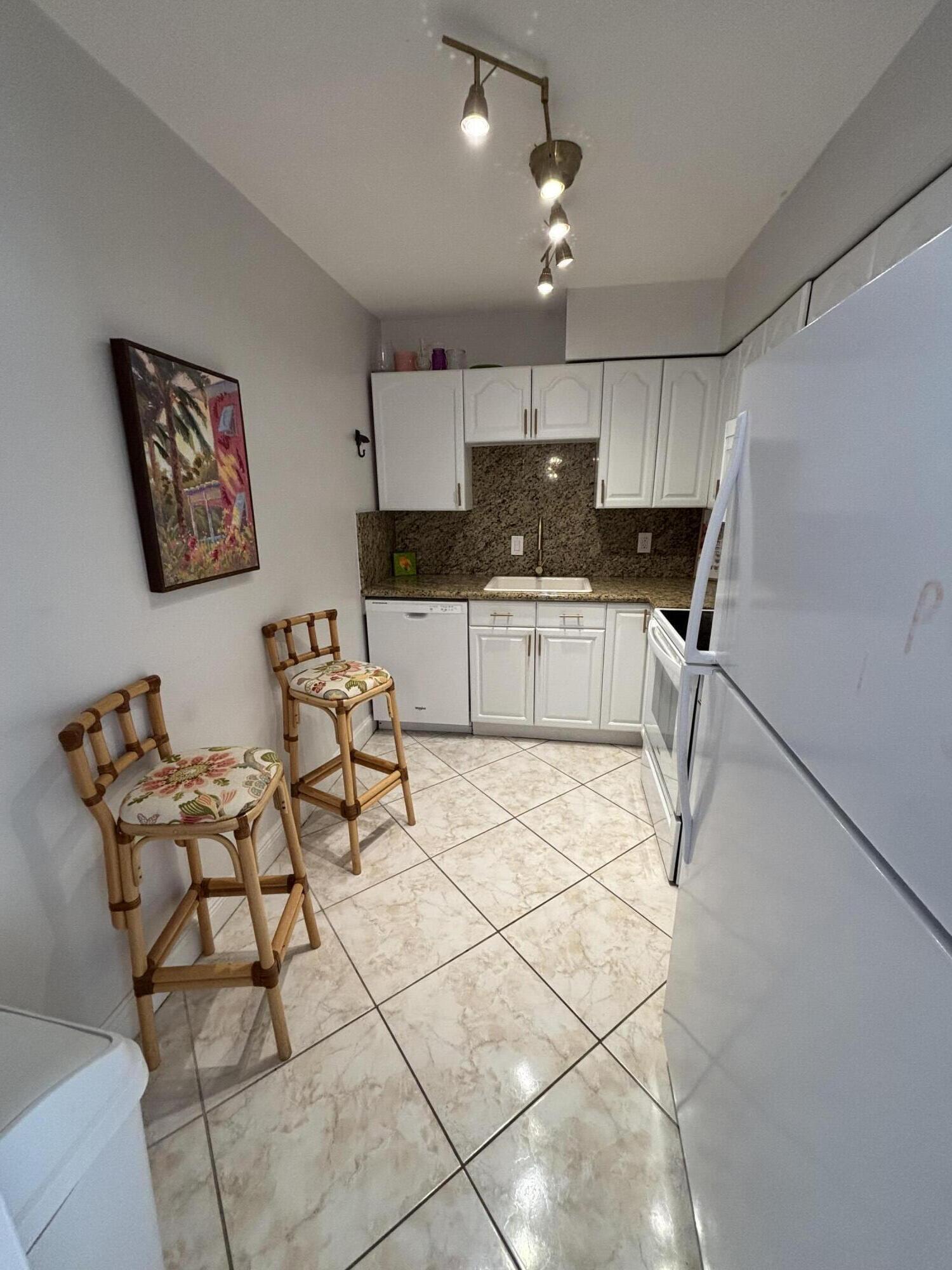 EARMAN VILLAS CONDO - Residential