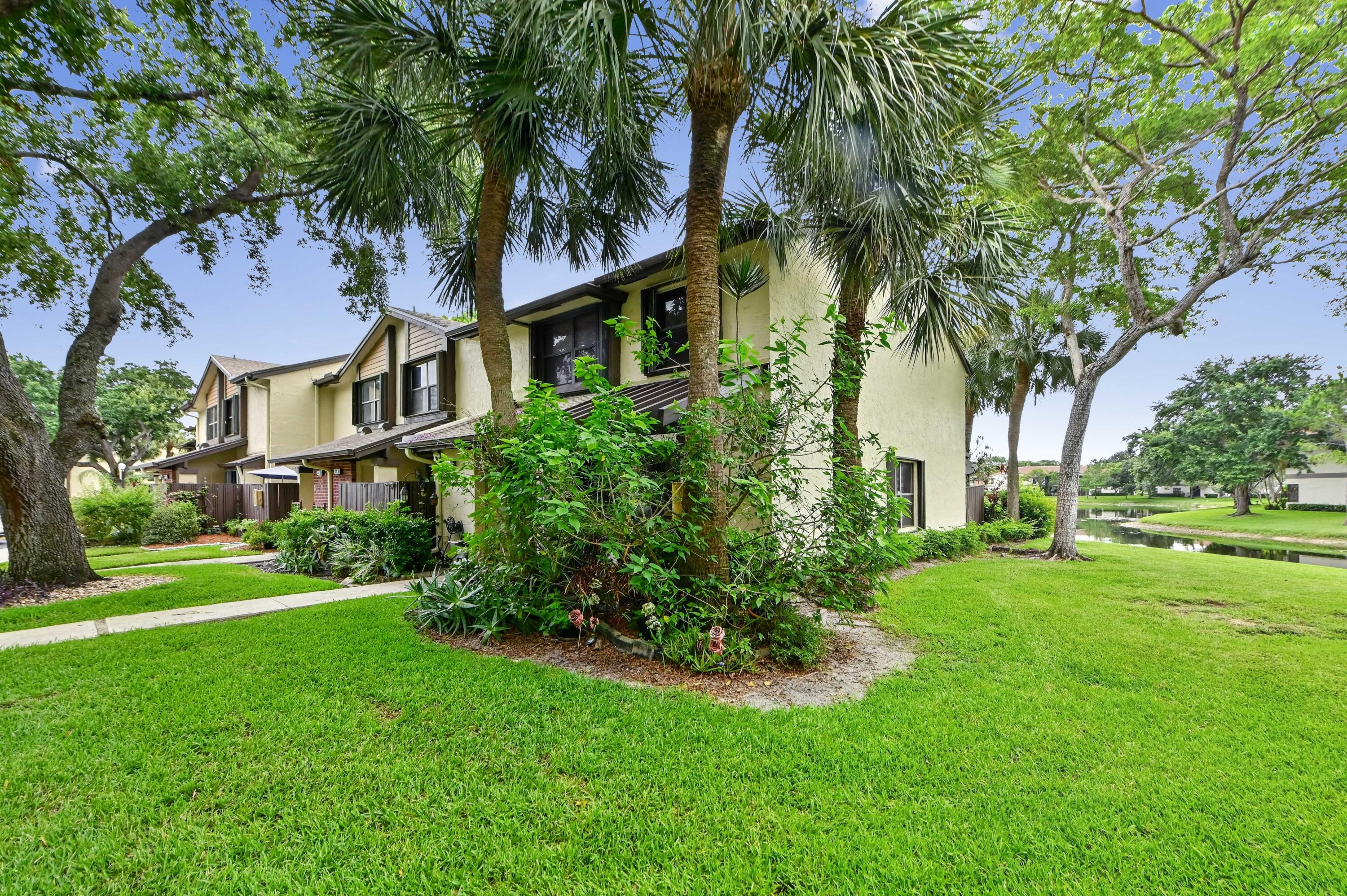 BAYWOOD VILLAGE III-A CONDO - Residential