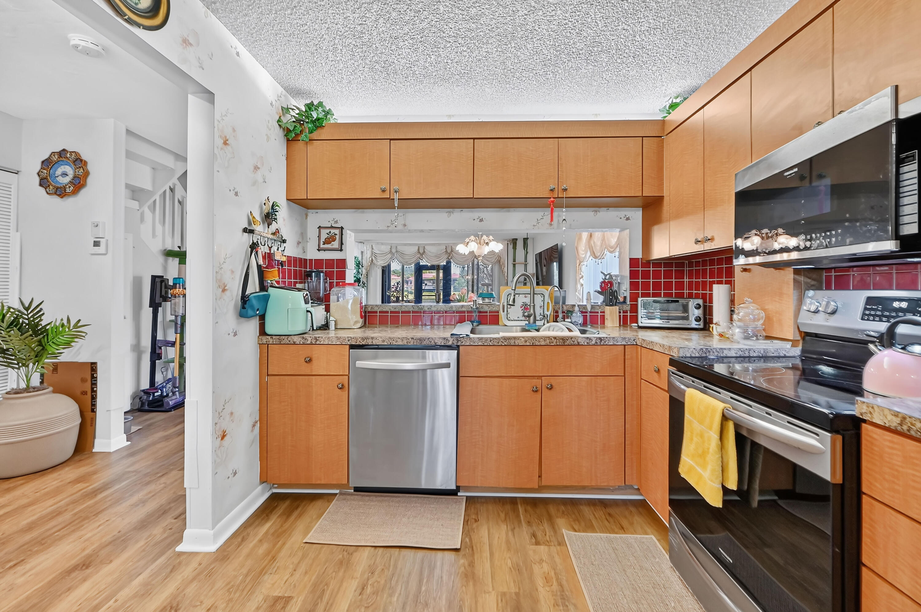 BAYWOOD VILLAGE III-A CONDO - Residential