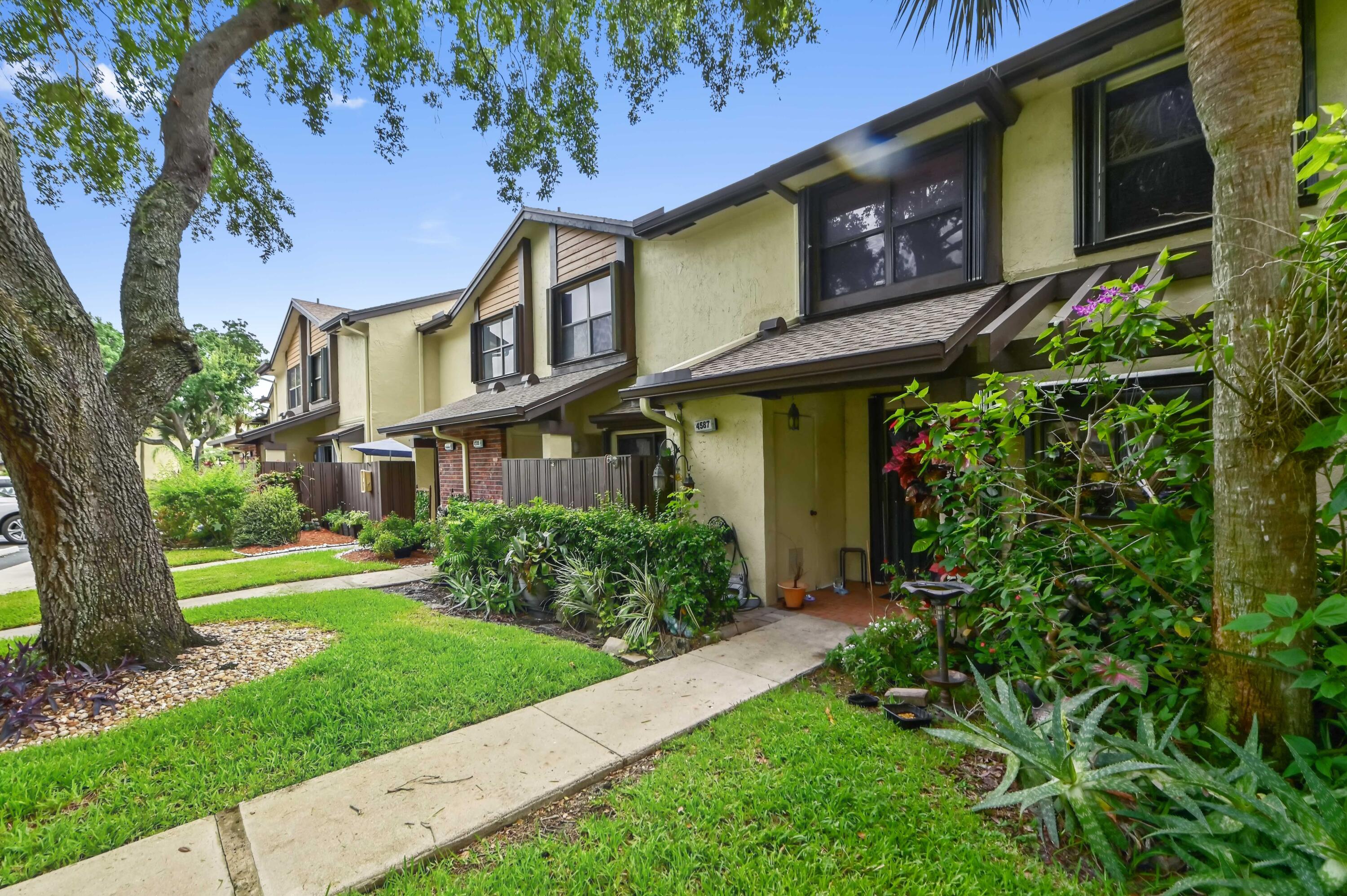 BAYWOOD VILLAGE III-A CONDO - Residential