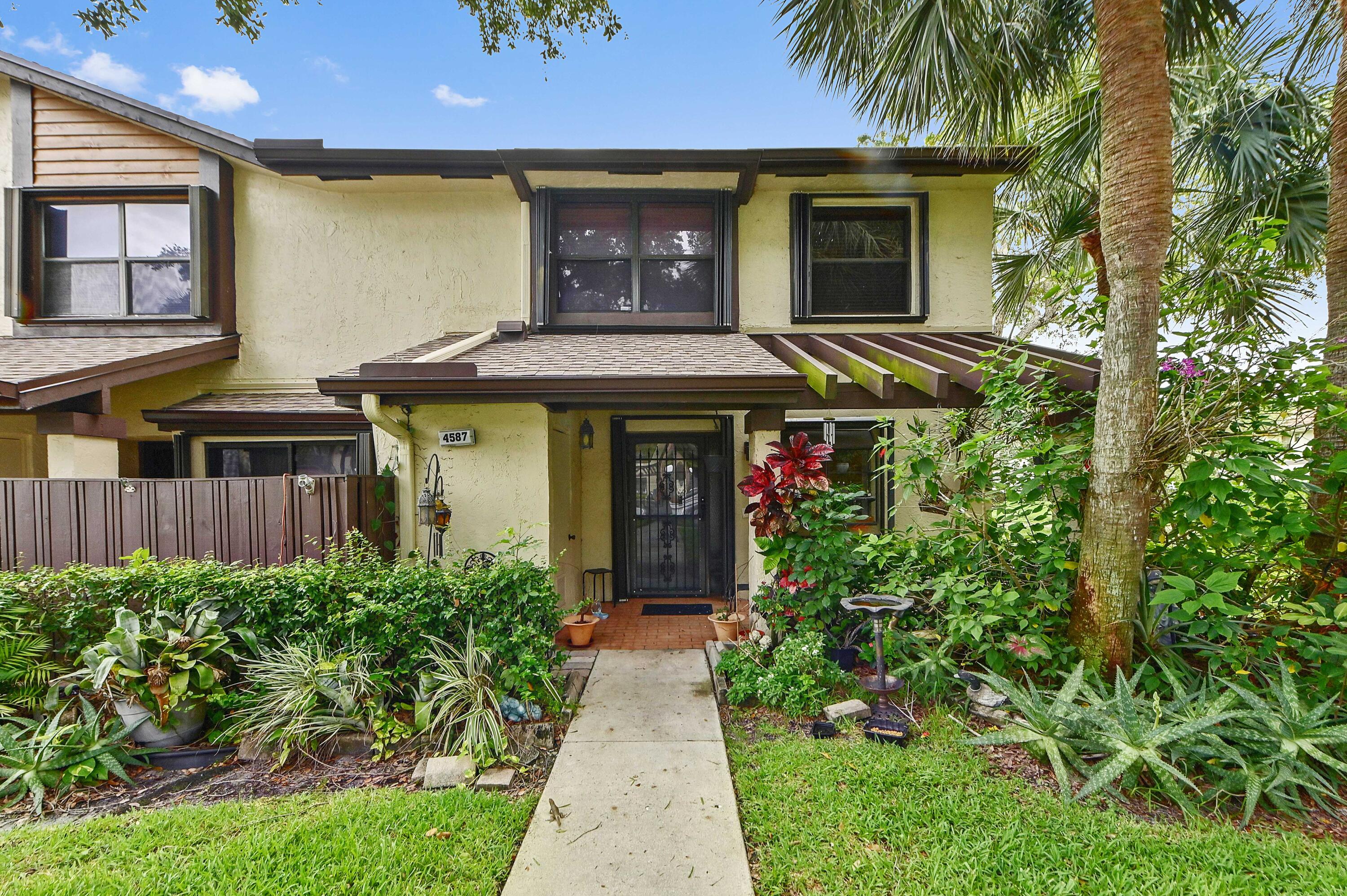 BAYWOOD VILLAGE III-A CONDO - Residential