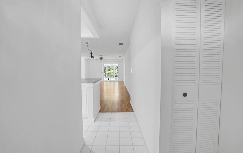 THE GROVE CONDOMINIUM SECTION 1 - Residential Lease