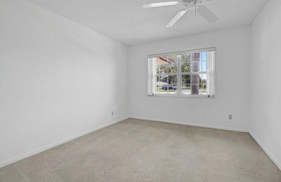 THE GROVE CONDOMINIUM SECTION 1 - Residential Lease