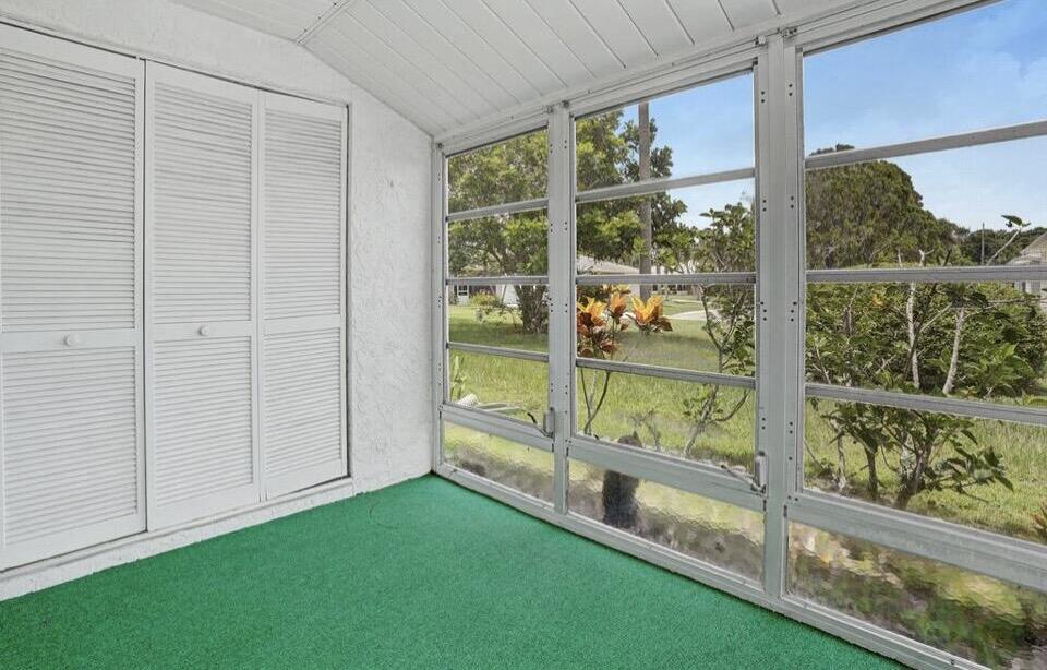 THE GROVE CONDOMINIUM SECTION 1 - Residential Lease