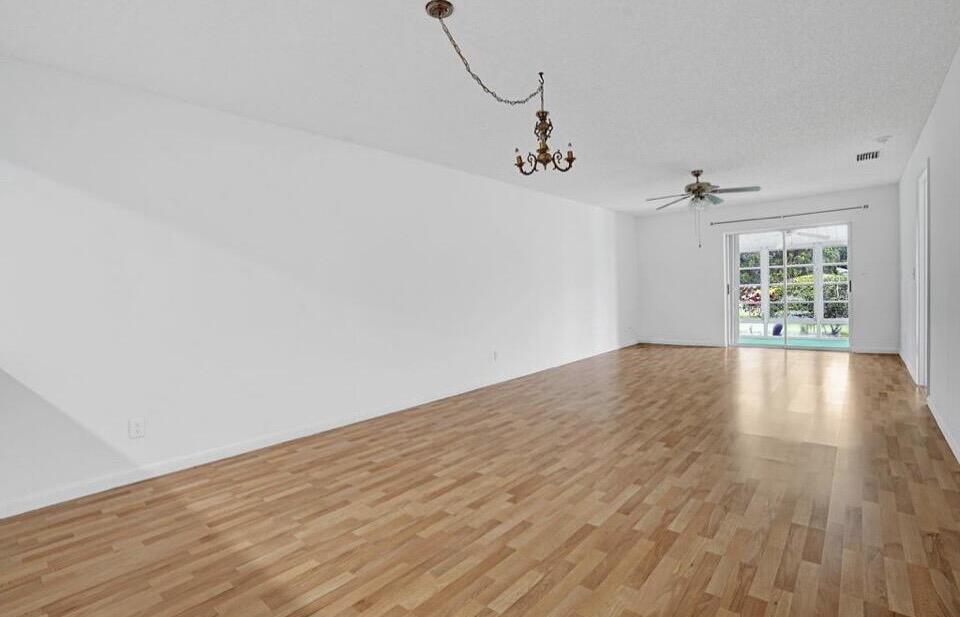 THE GROVE CONDOMINIUM SECTION 1 - Residential Lease