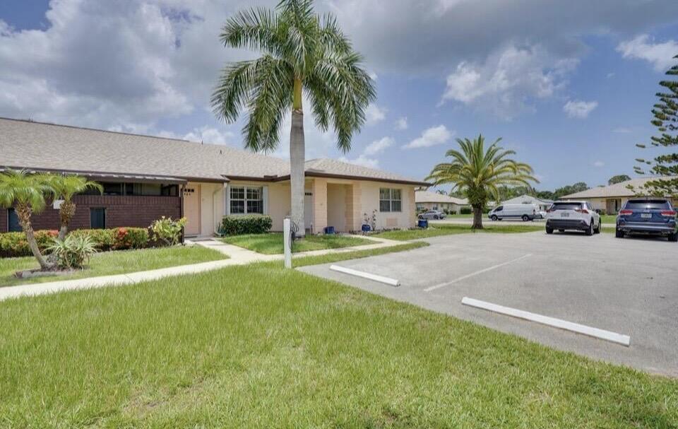 THE GROVE CONDOMINIUM SECTION 1 - Residential Lease