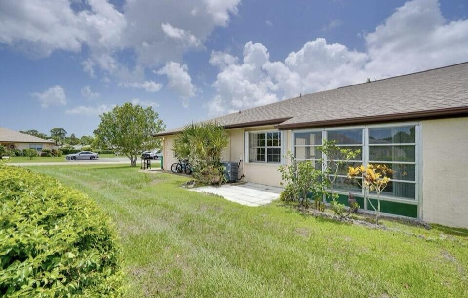 THE GROVE CONDOMINIUM SECTION 1 - Residential Lease