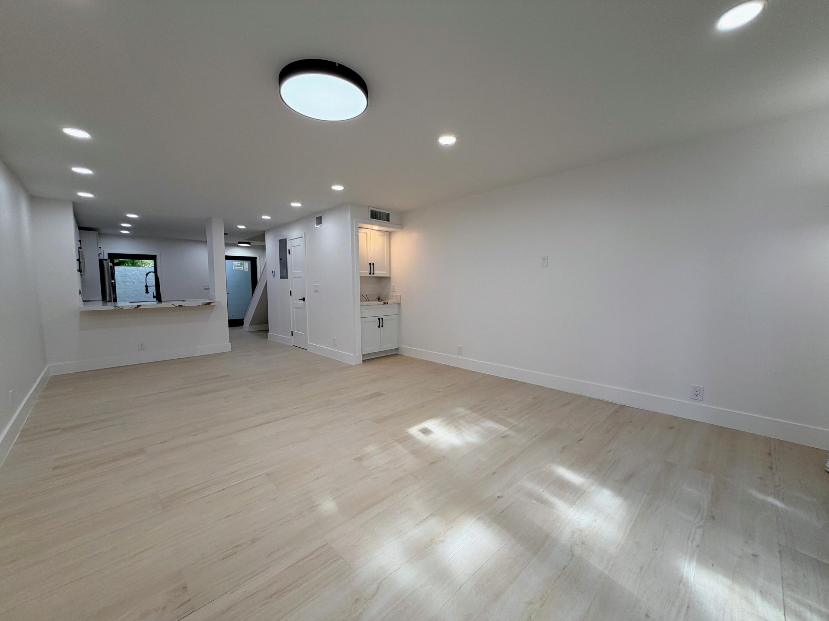 7 EAST CONDO - Residential