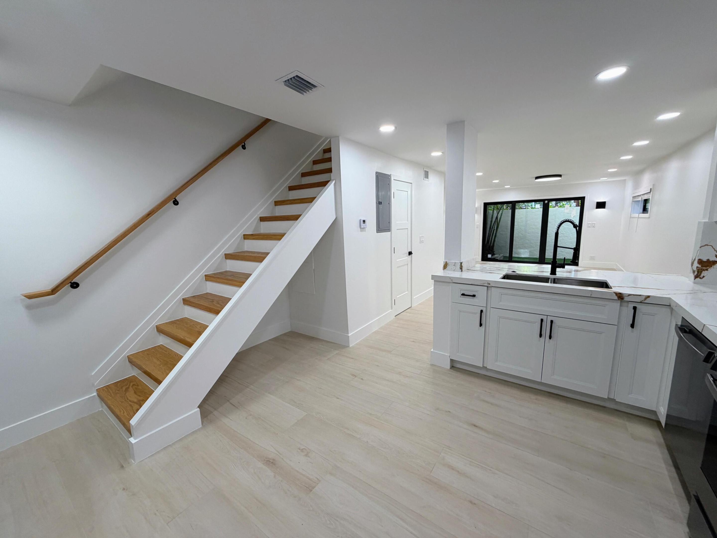 7 EAST CONDO - Residential