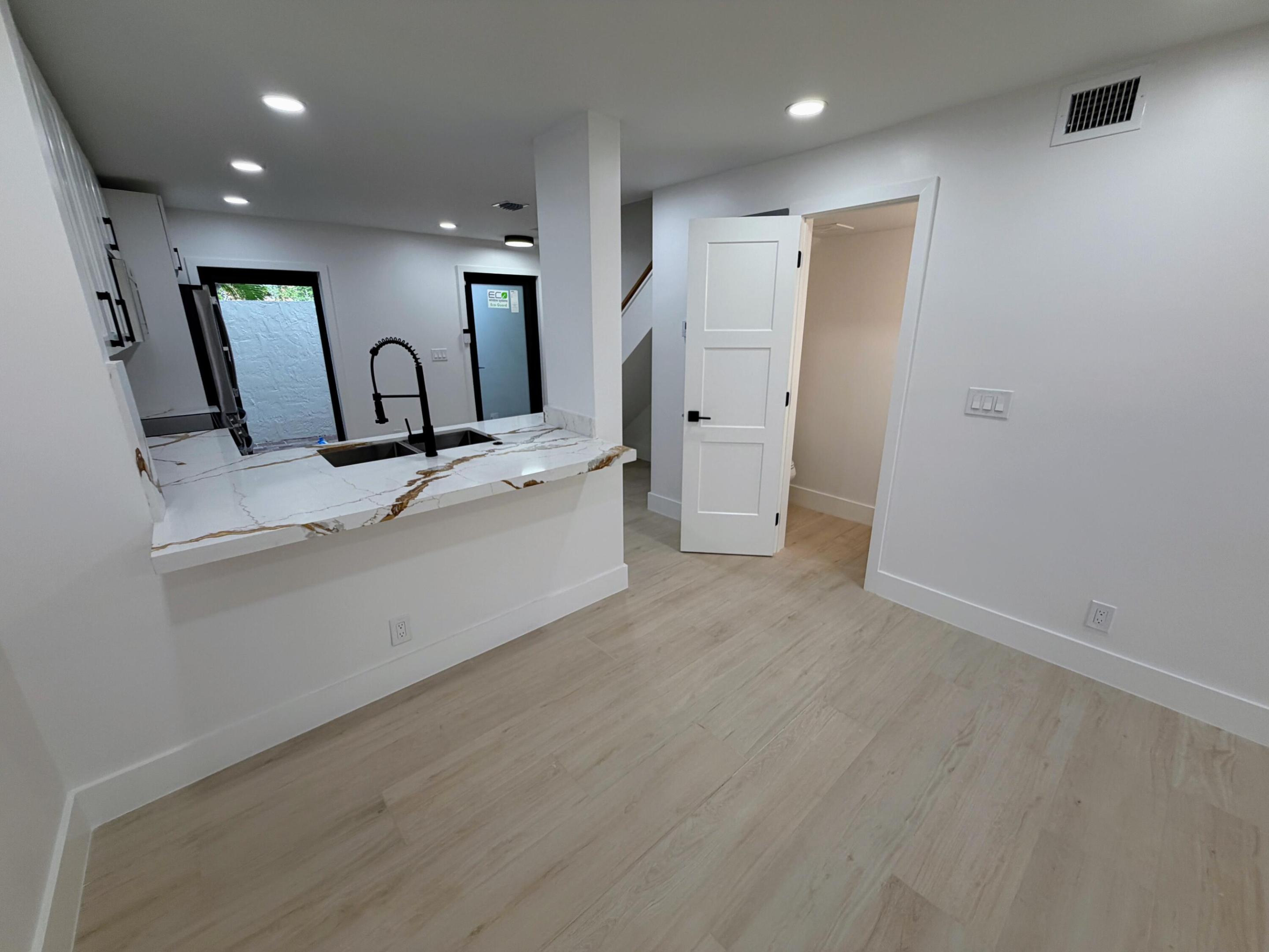 7 EAST CONDO - Residential