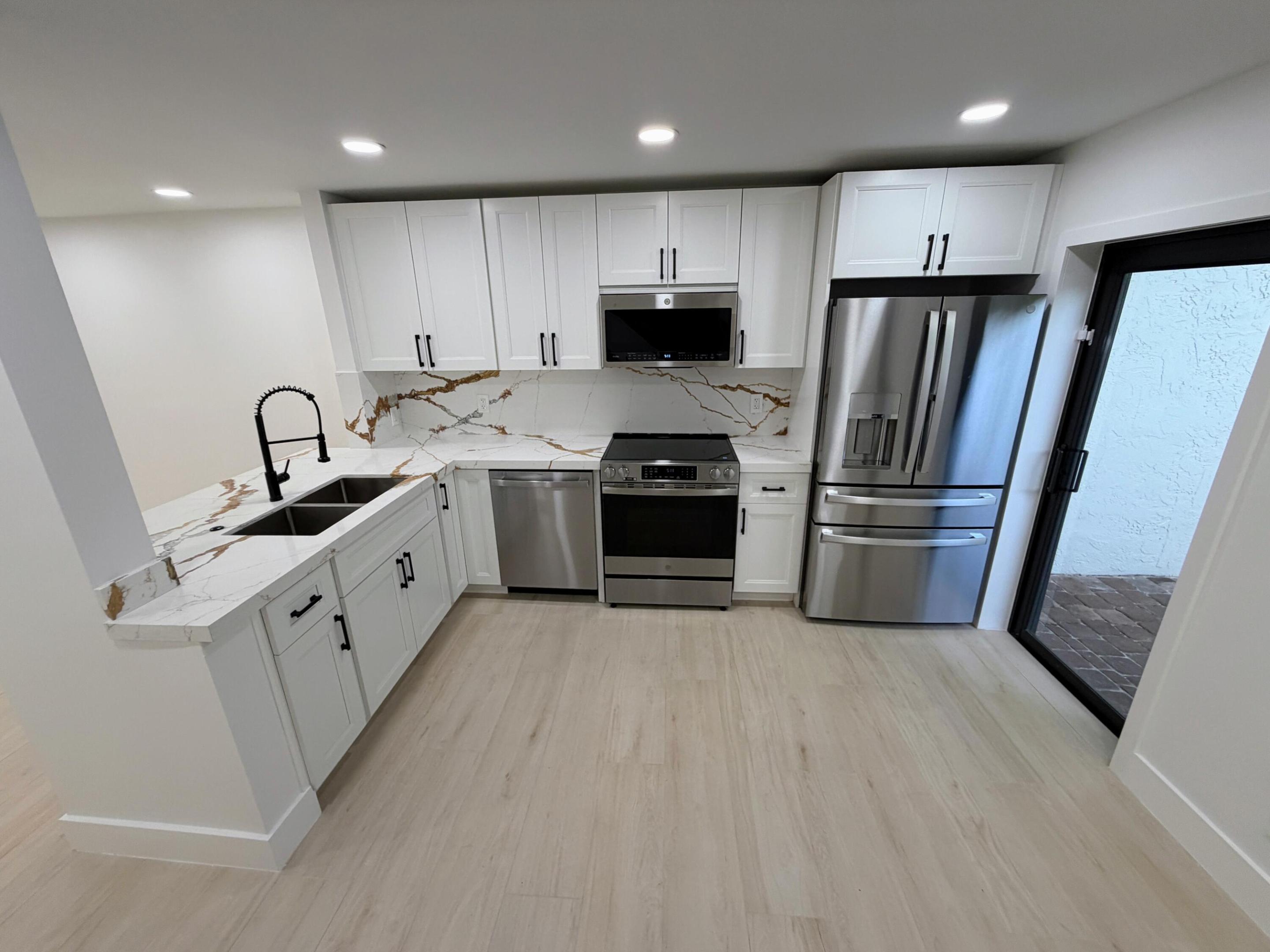 7 EAST CONDO - Residential