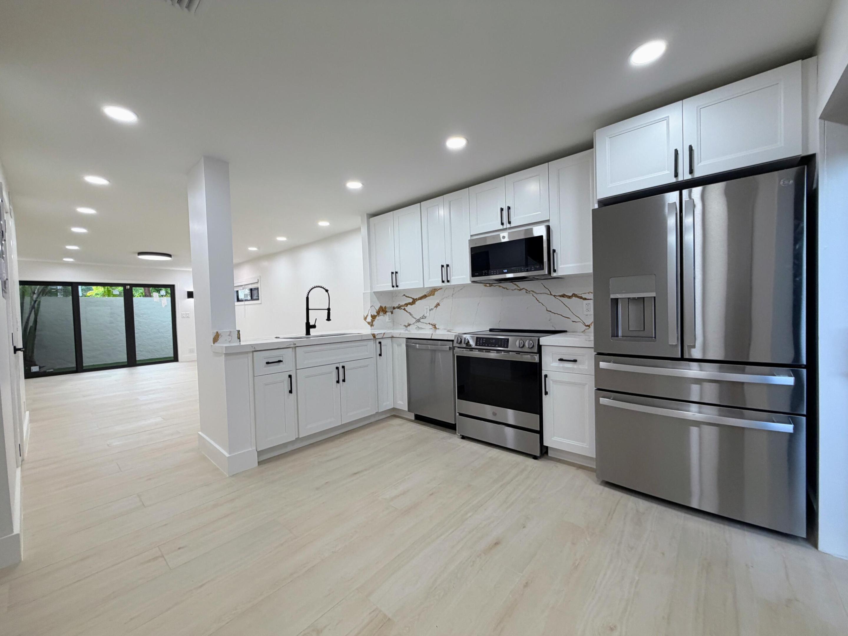 7 EAST CONDO - Residential