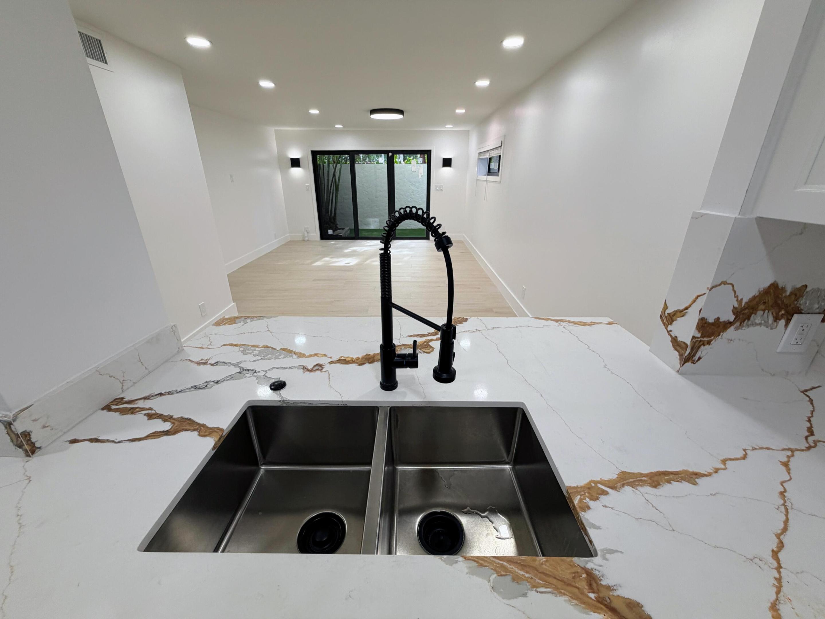7 EAST CONDO - Residential