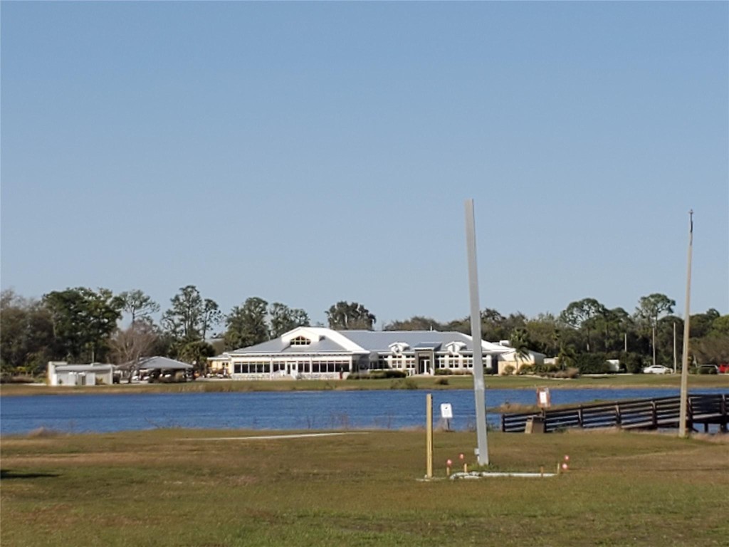 Sun N Lake - Land