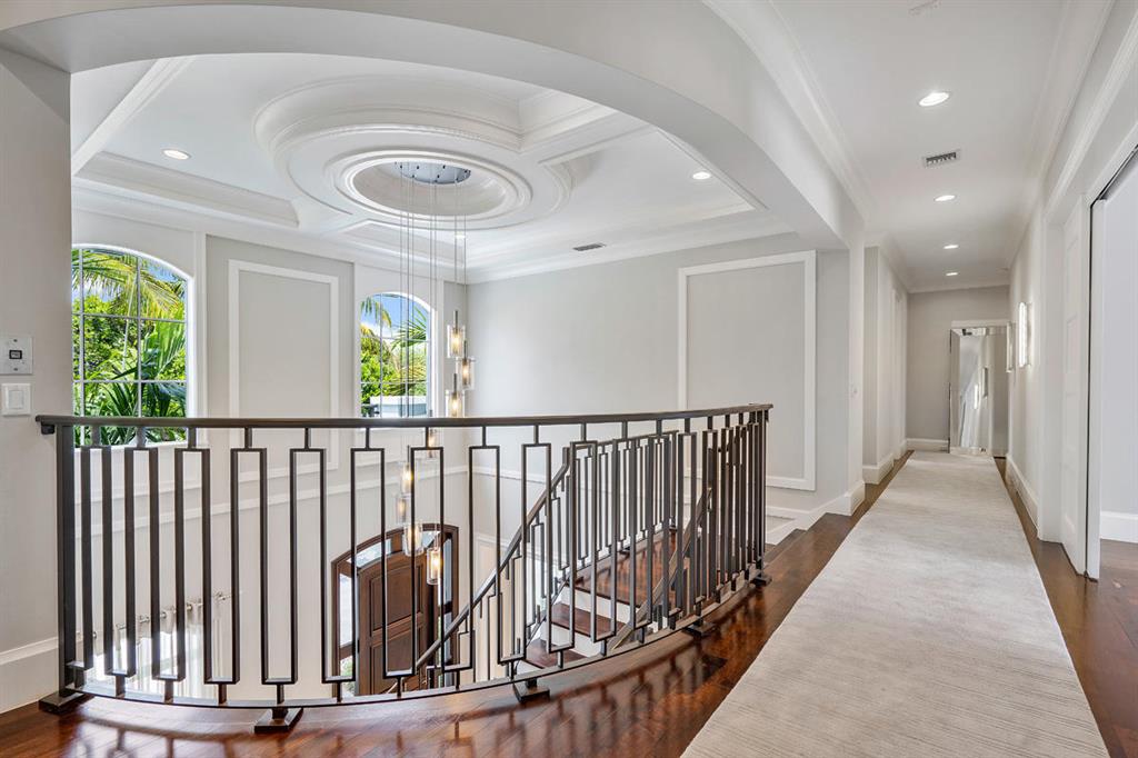 ROYAL PALM YACHT & COUNTRY CLUB - Residential