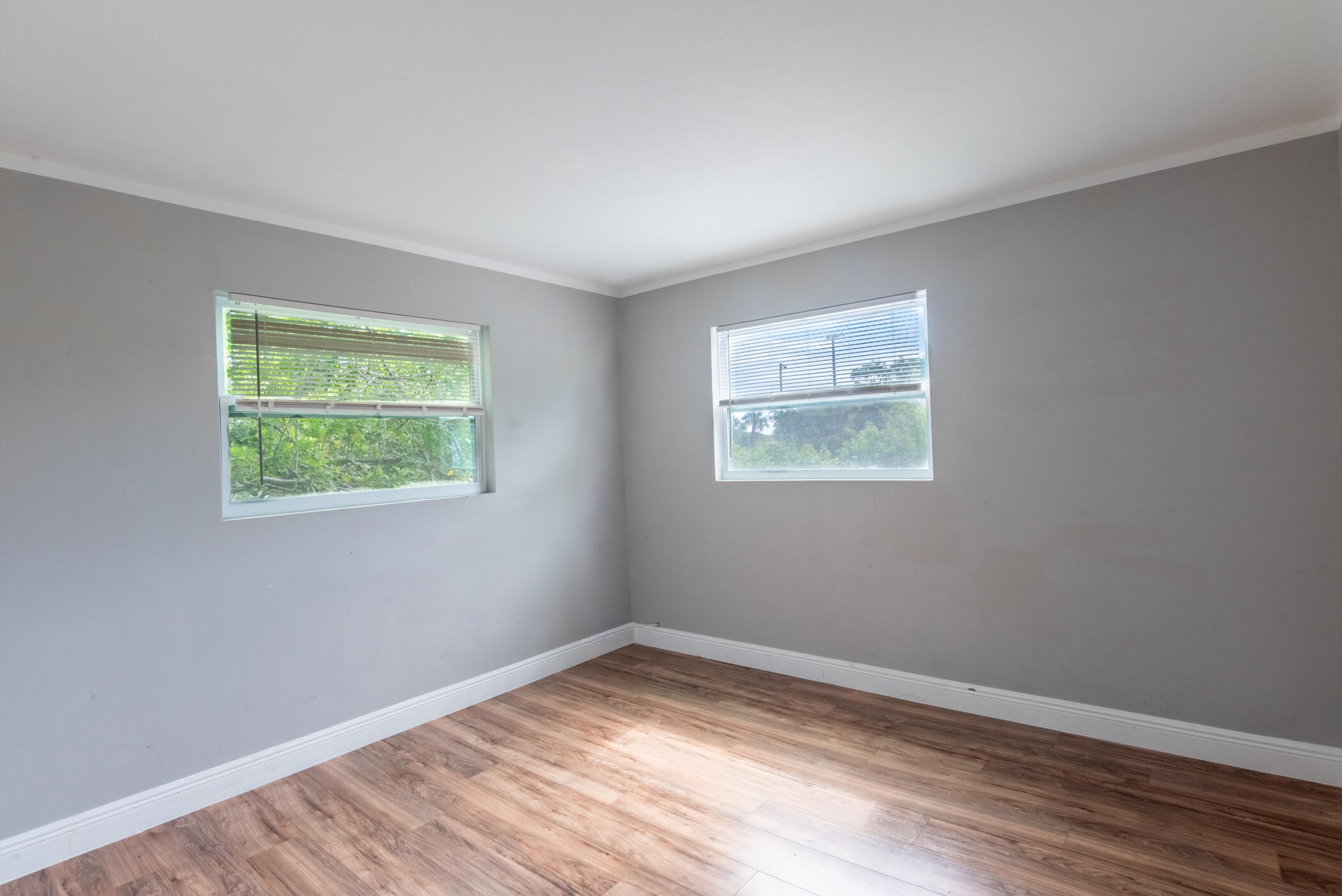 MODEL LAND CO - Residential Lease
