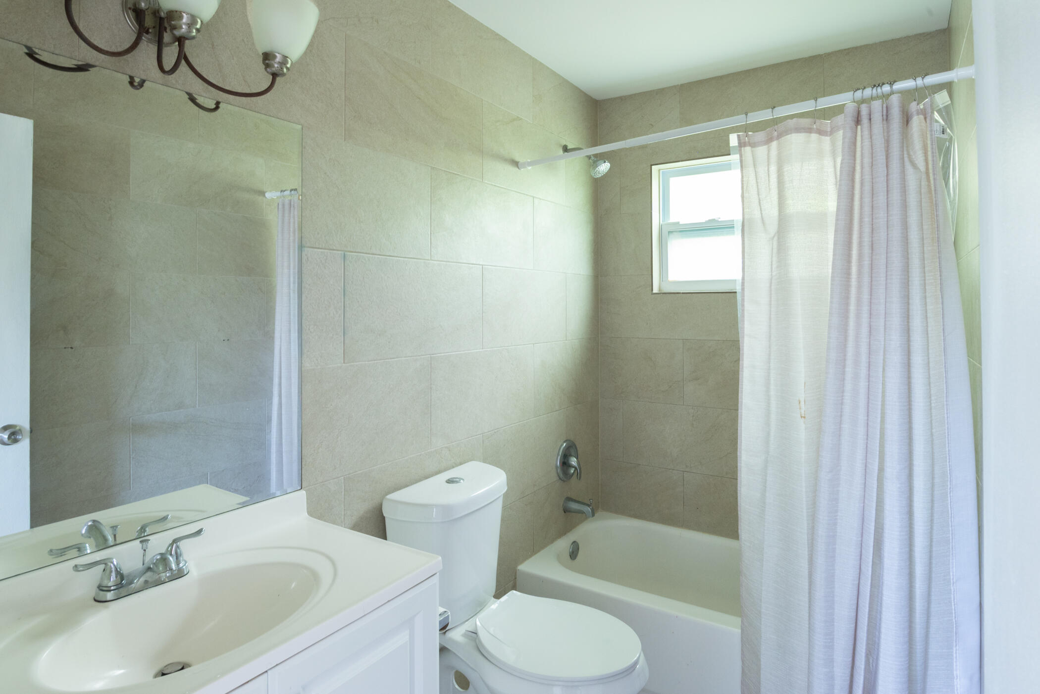 MODEL LAND CO - Residential Lease