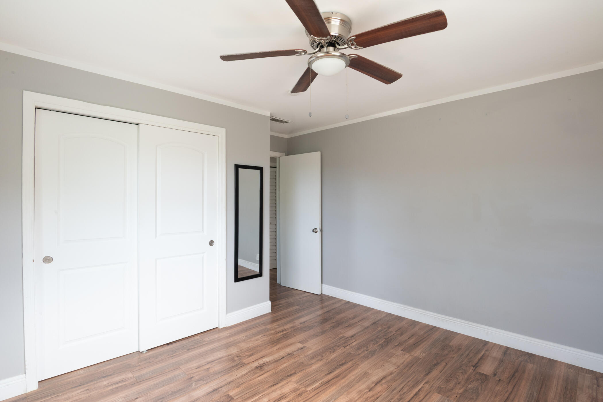 MODEL LAND CO - Residential Lease