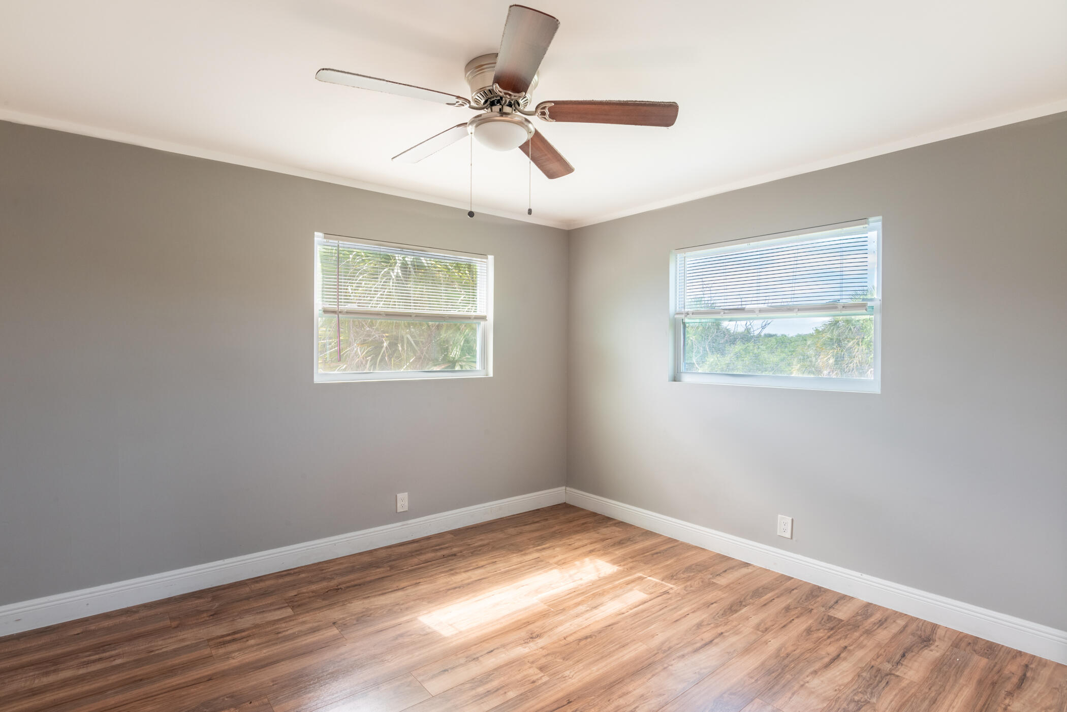MODEL LAND CO - Residential Lease