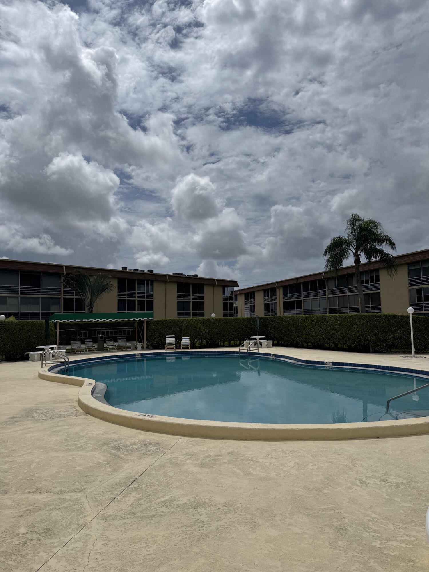 VILLAGE GREEN HAMPTON CONDO - Residential