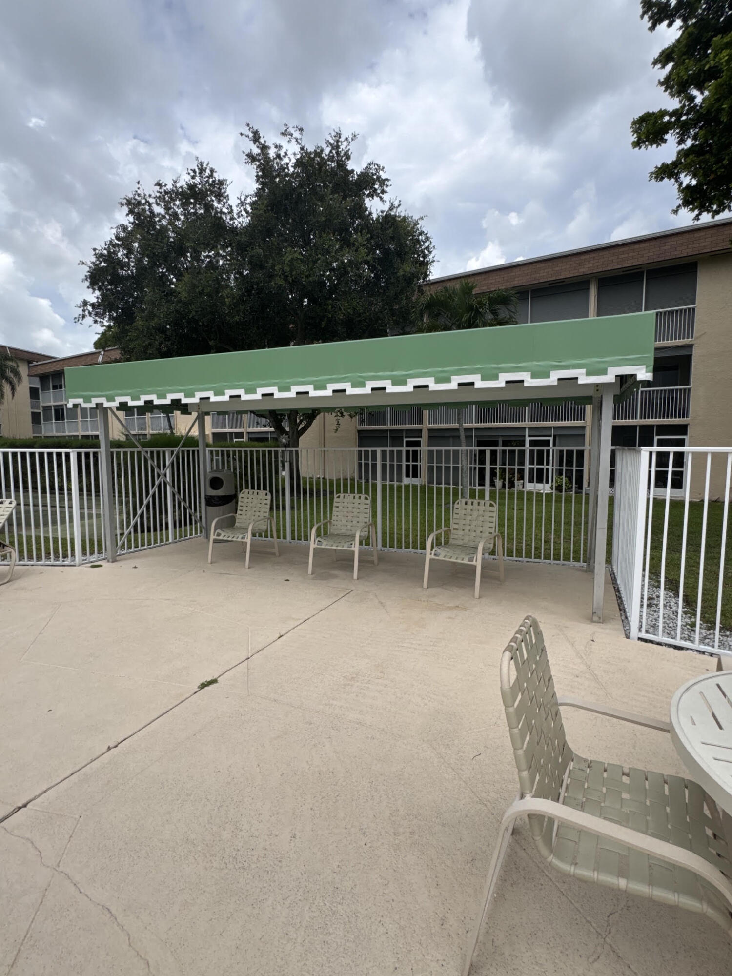 VILLAGE GREEN HAMPTON CONDO - Residential