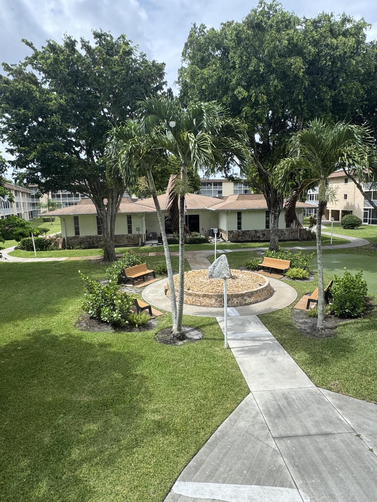 VILLAGE GREEN HAMPTON CONDO - Residential