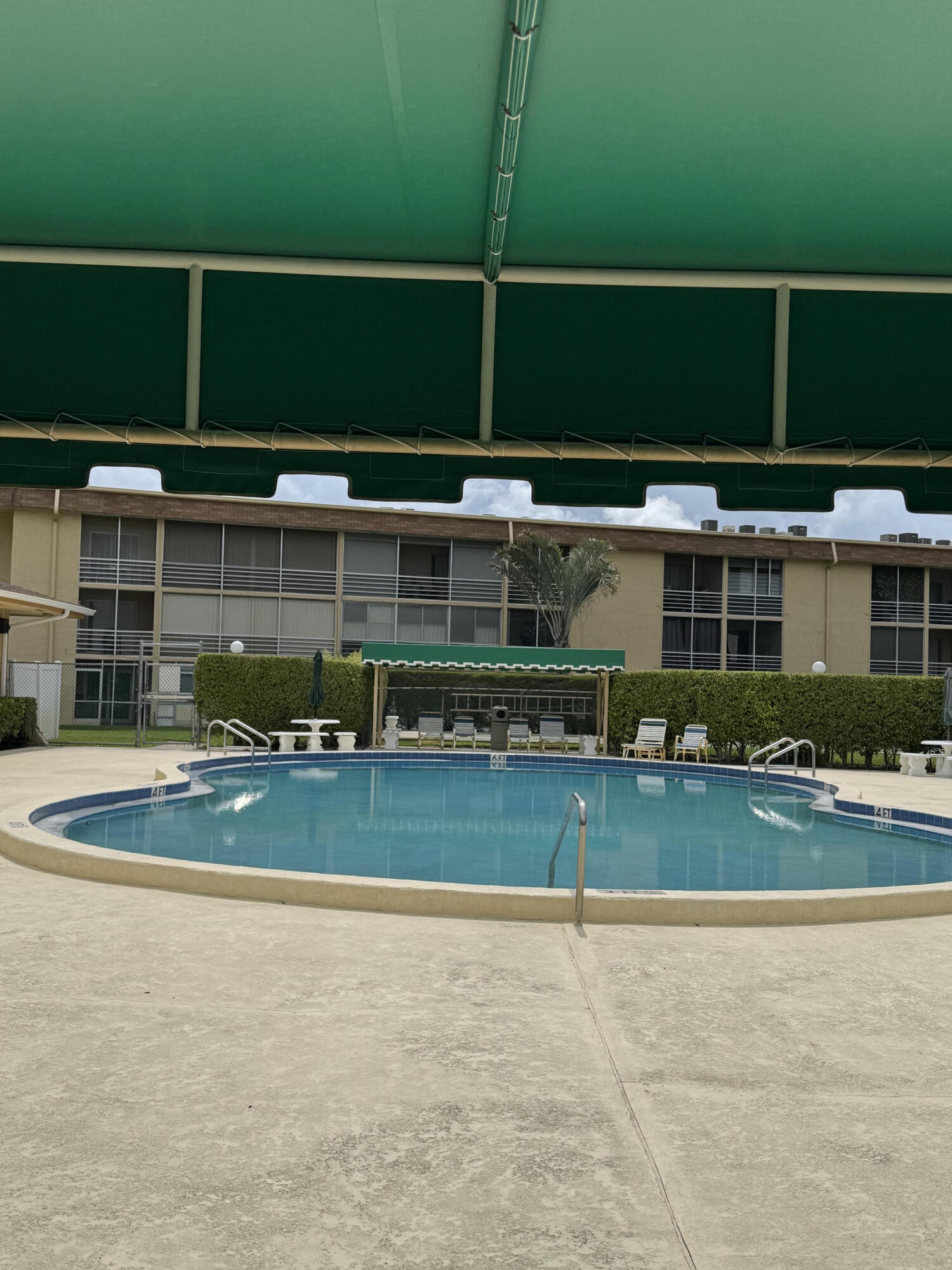VILLAGE GREEN HAMPTON CONDO - Residential