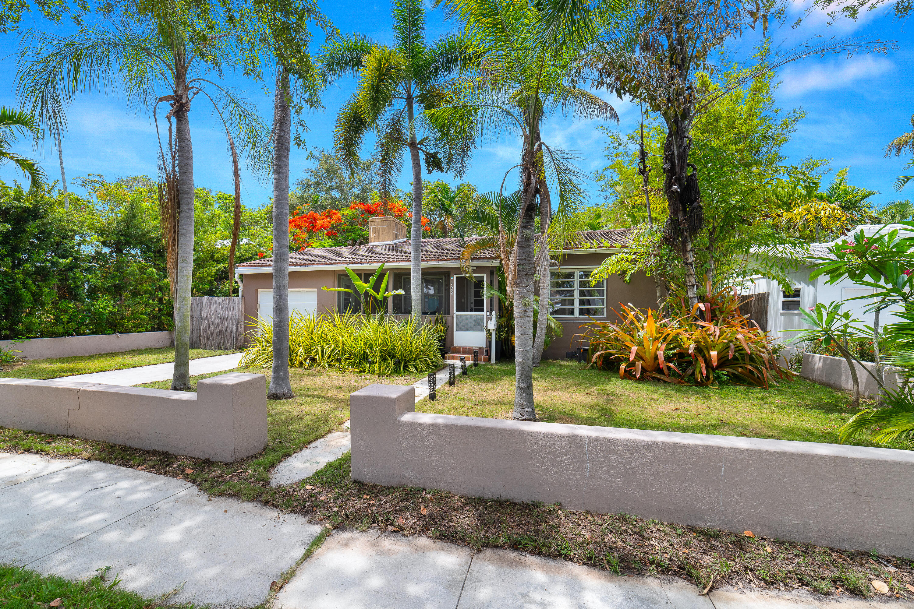 SUNSET TRAILS - Residential