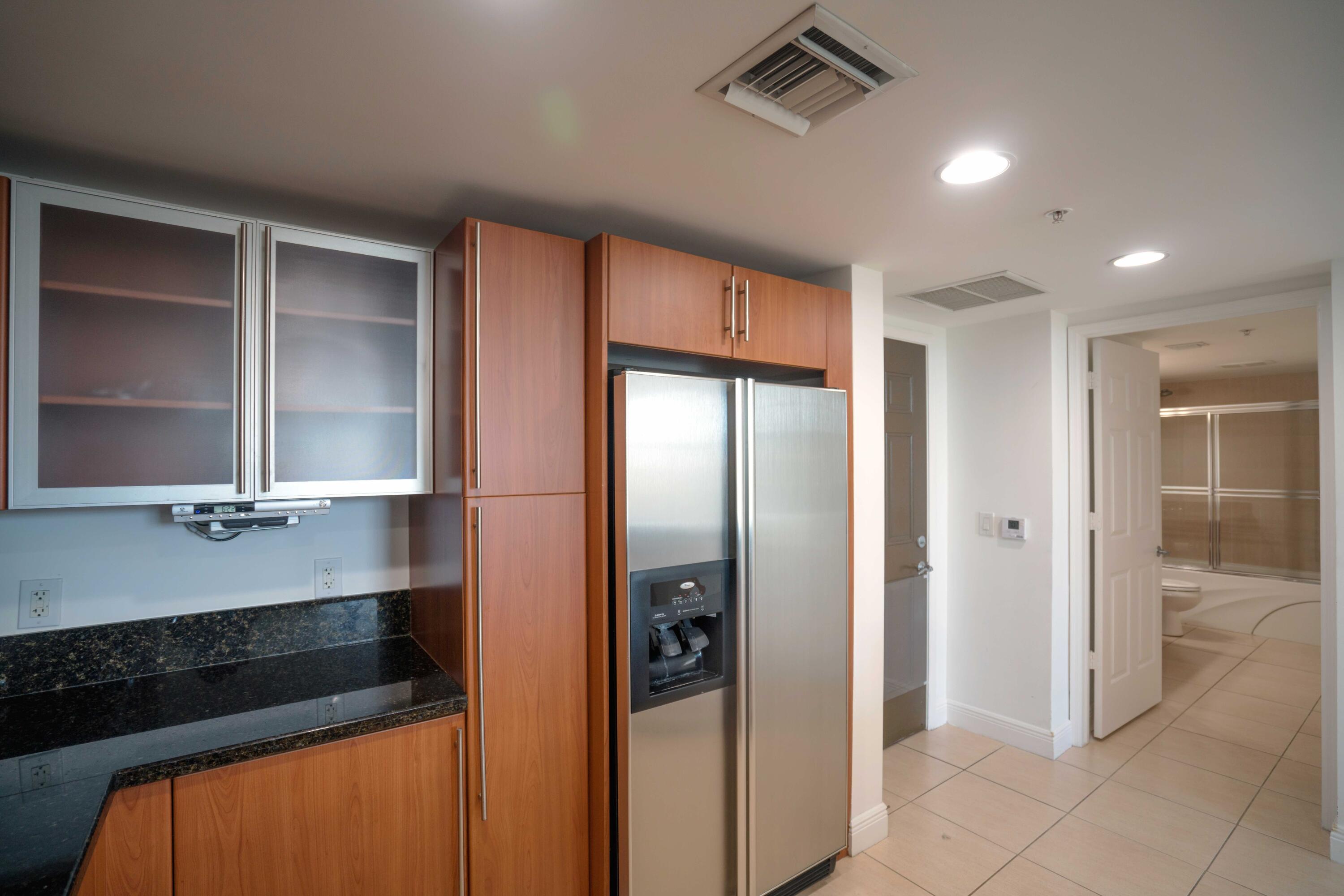 610 CLEMATIS CONDO - Residential Lease