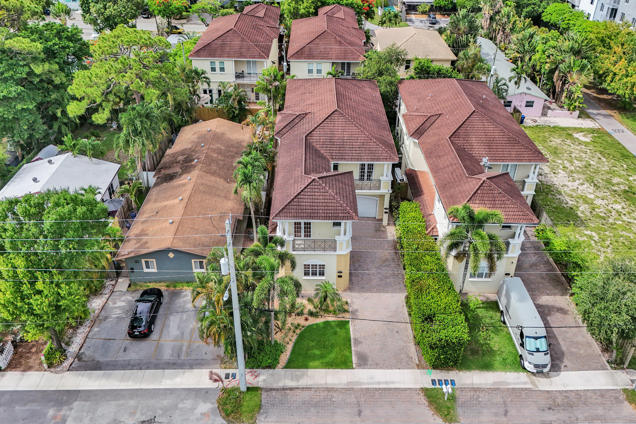 MIDDLE RIVER PLAZA - Residential