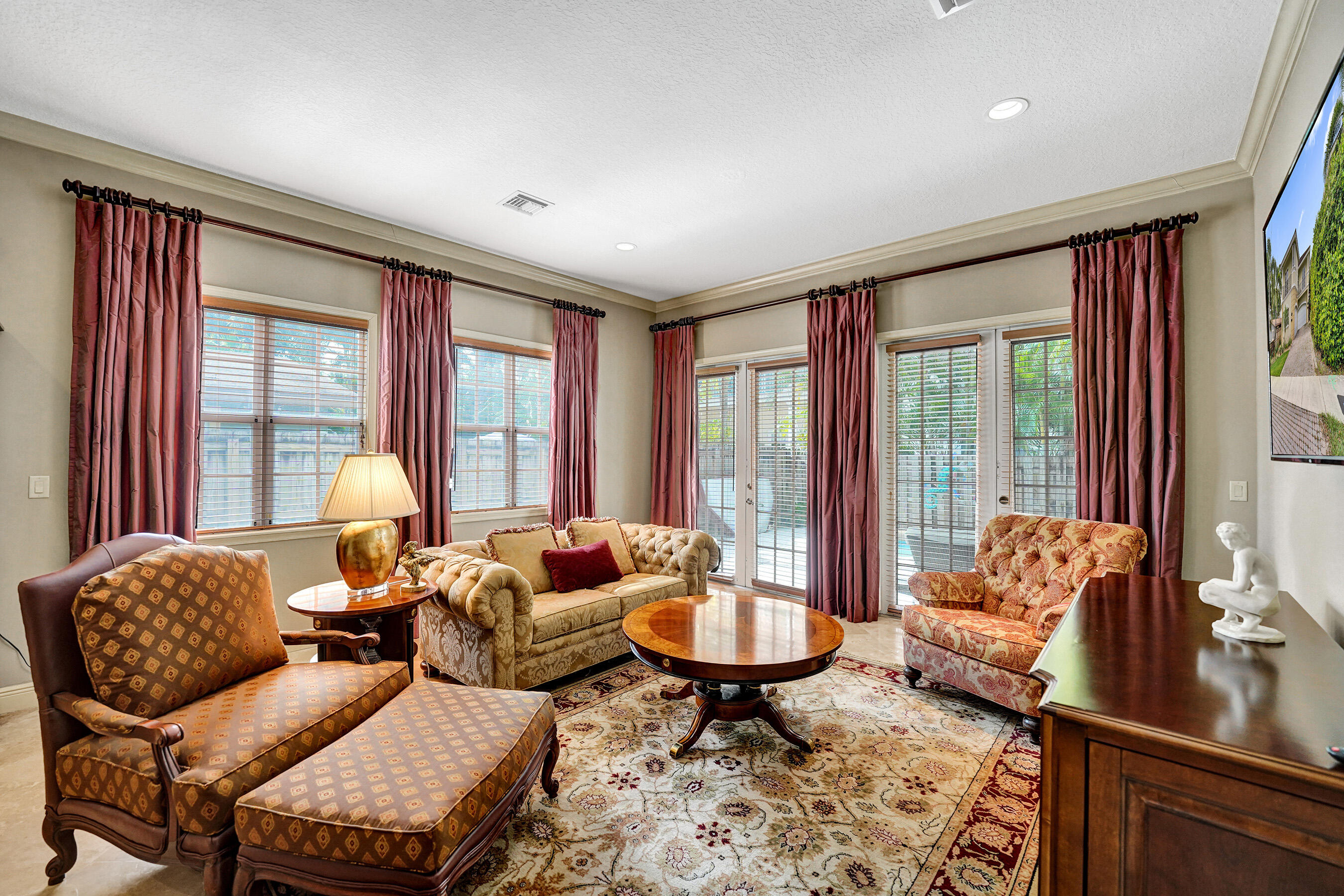 MIDDLE RIVER PLAZA - Residential