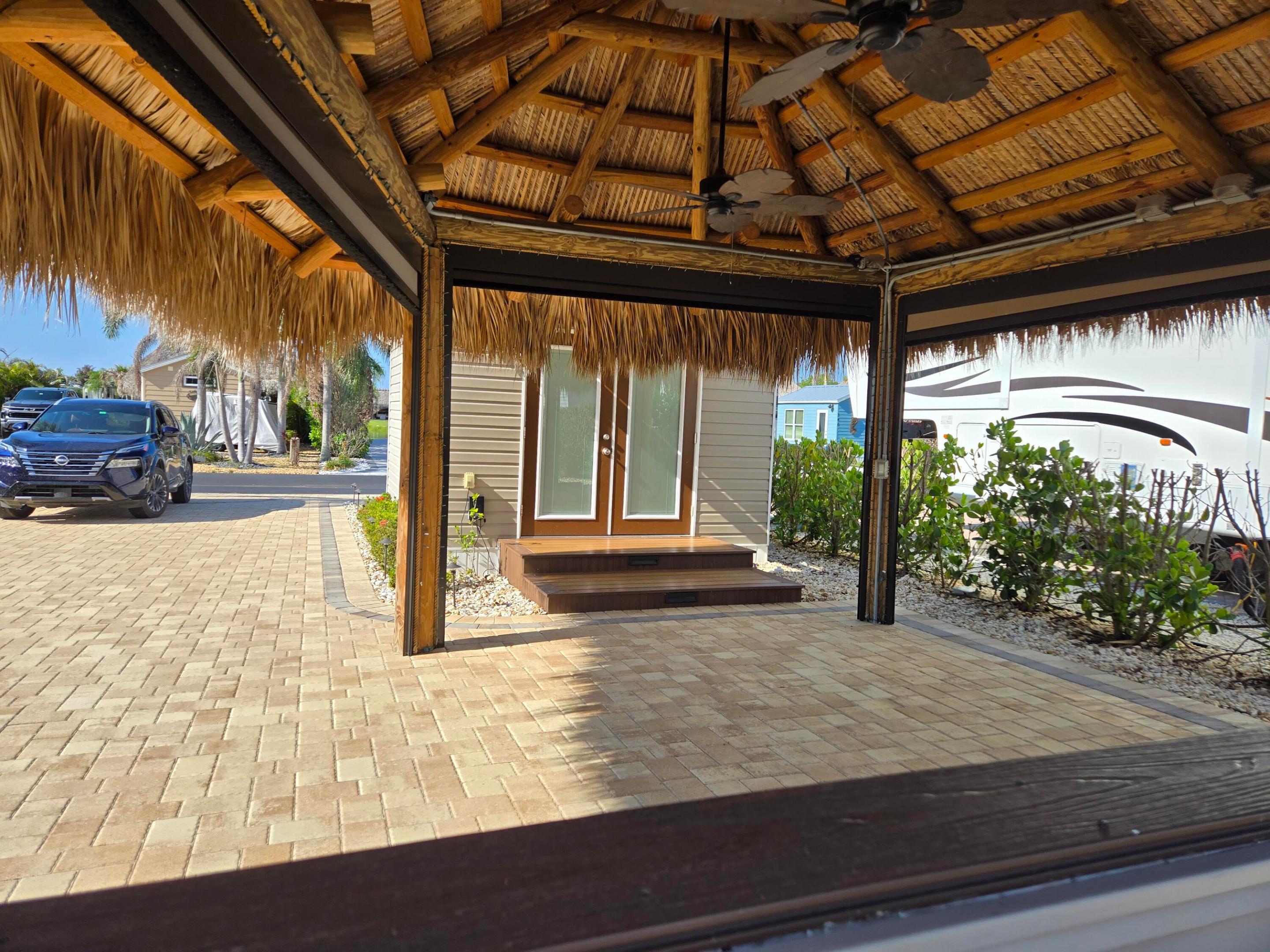 SILVER PALMS RV VILLAGE - Land