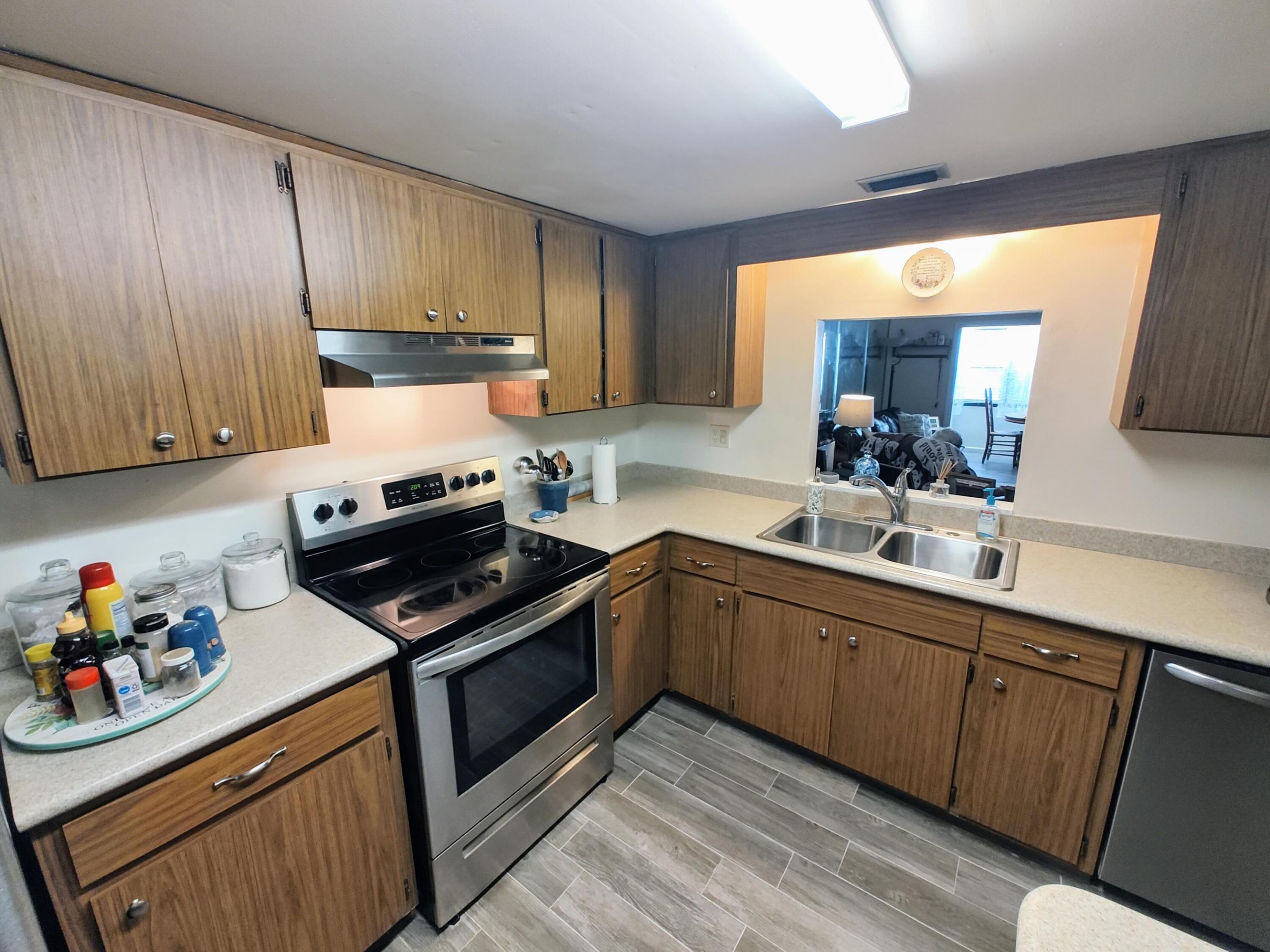INLET HOUSE CONDOMINIUM - Residential