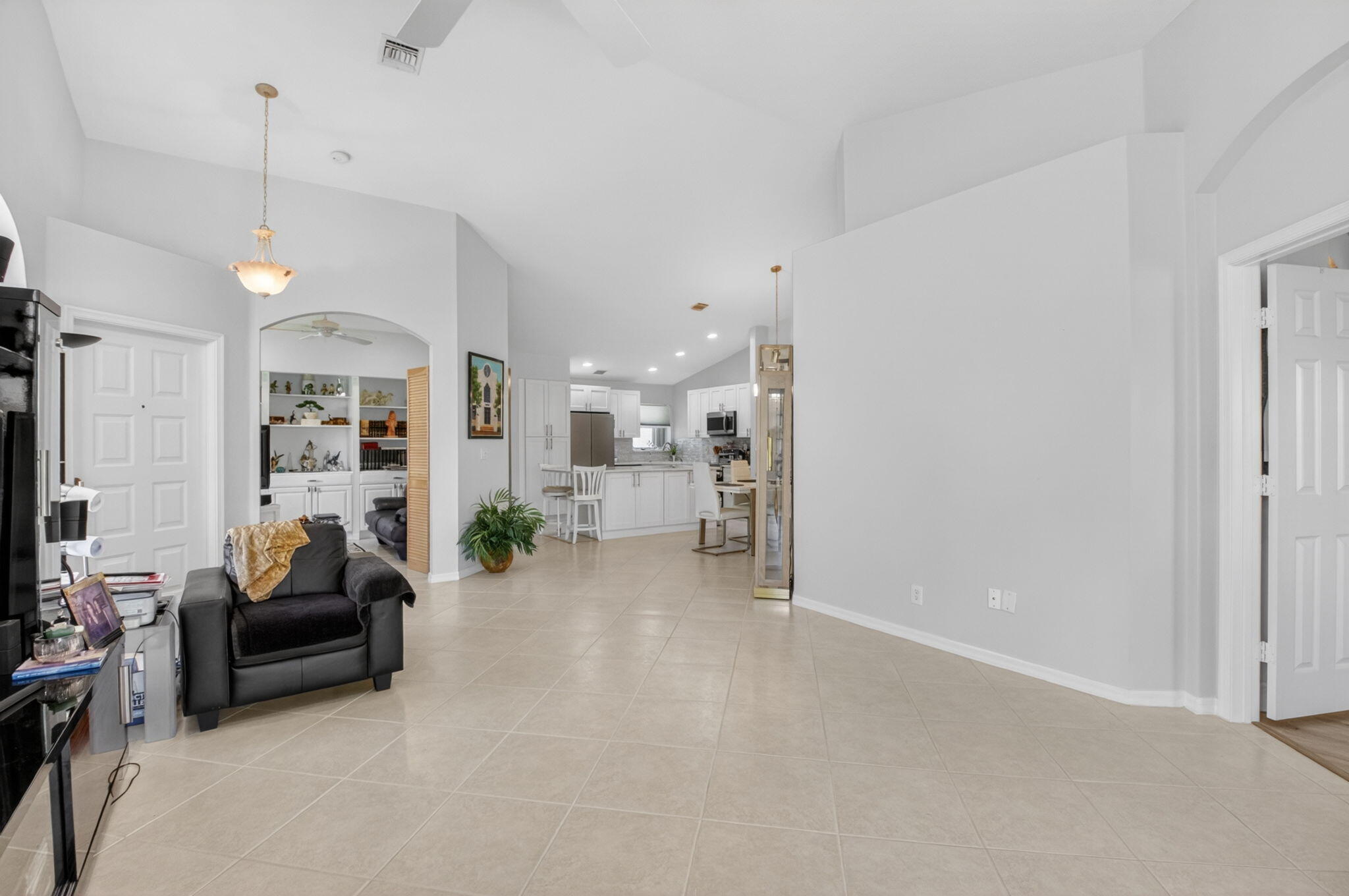 FLORAL LAKES 2 - Residential
