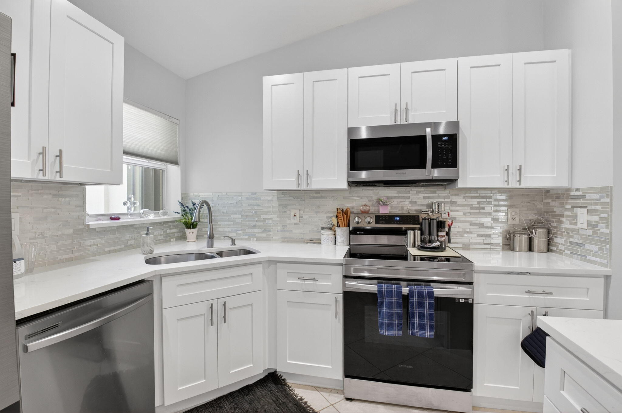 FLORAL LAKES 2 - Residential