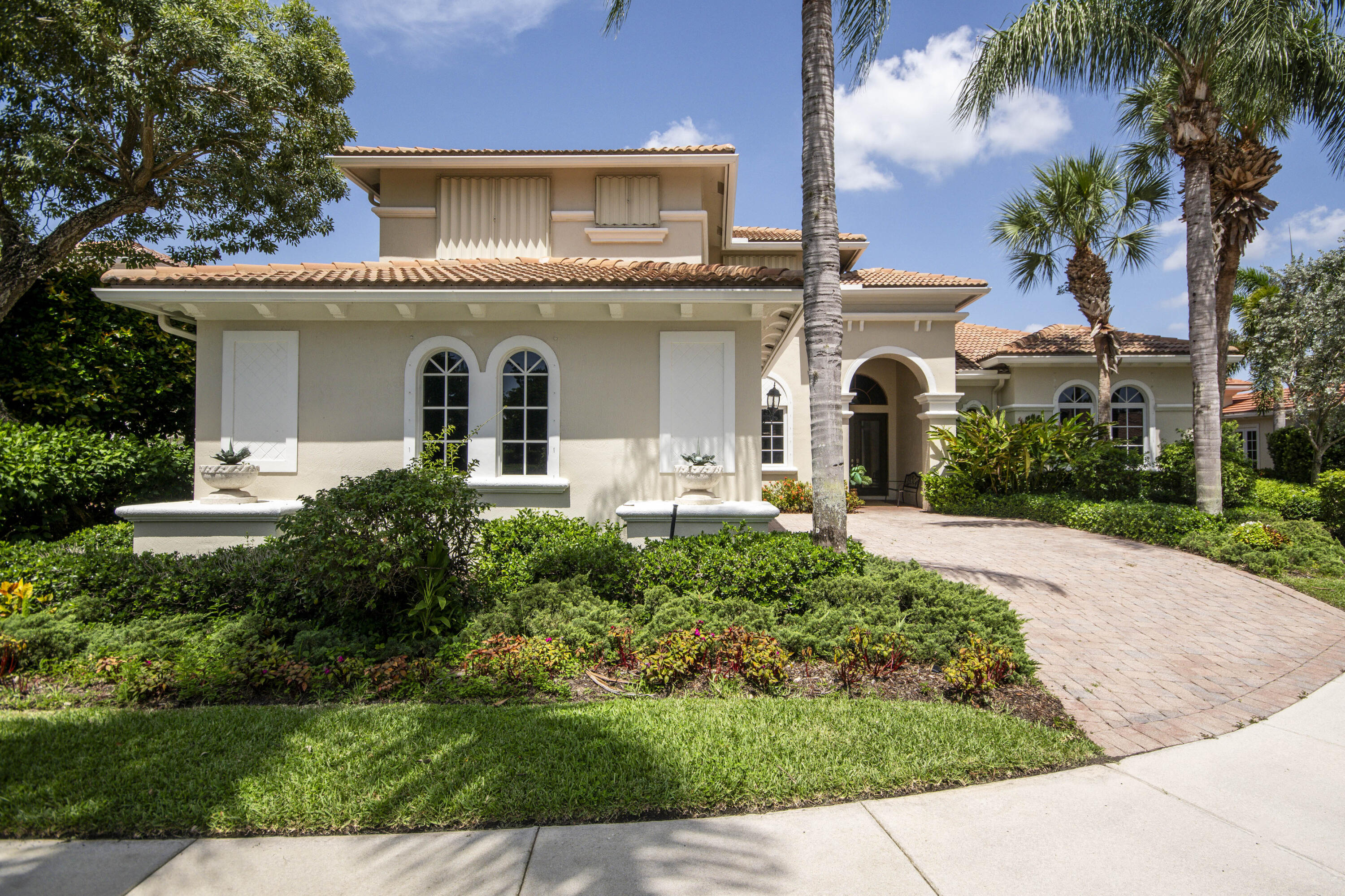 Ibis Golf and Country Club - Isla Vista - Residential Lease