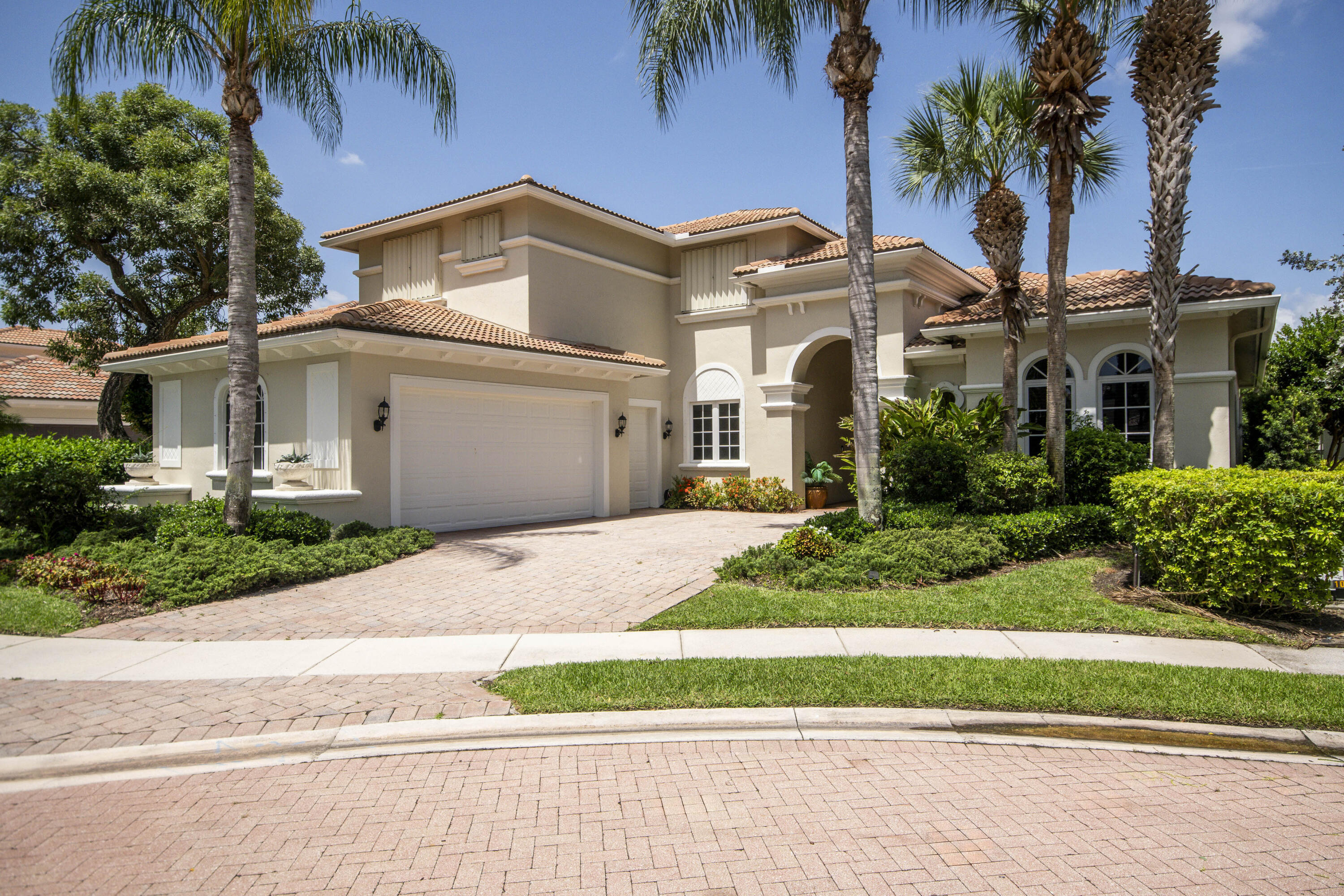 Ibis Golf and Country Club - Isla Vista - Residential Lease
