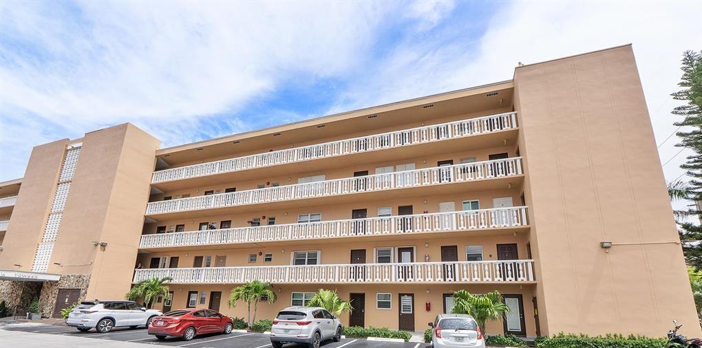 MEADOWBROOK TOWERS CONDO - Residential