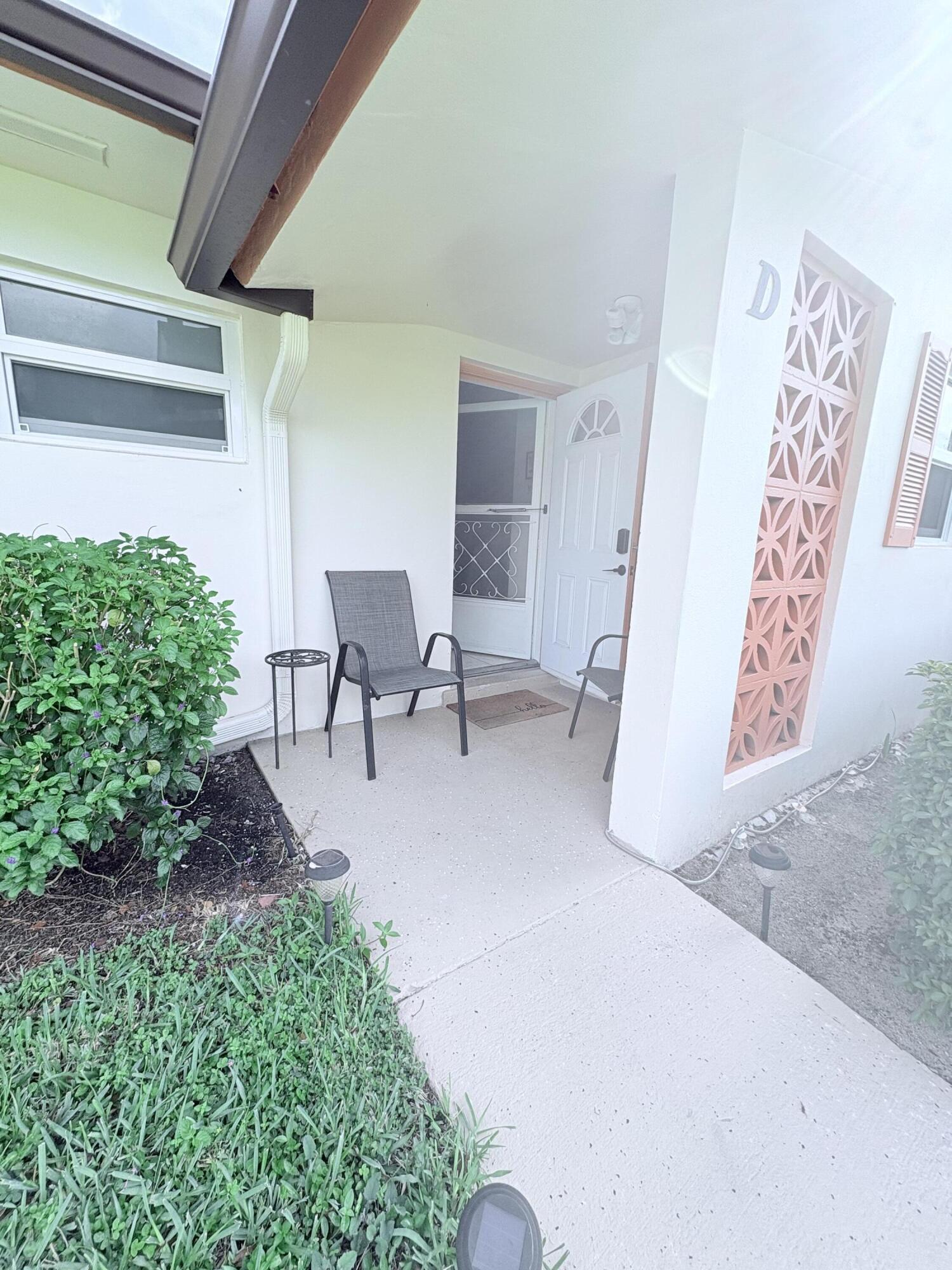 CRESTHAVEN VILLAS CONDO 18 - Residential