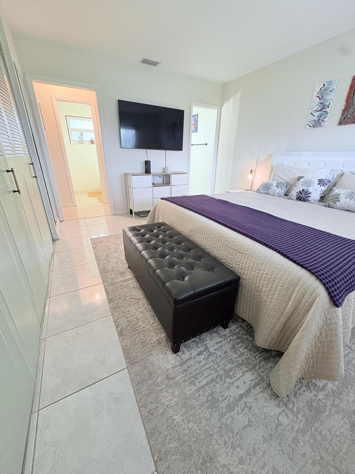 CRESTHAVEN VILLAS CONDO 18 - Residential