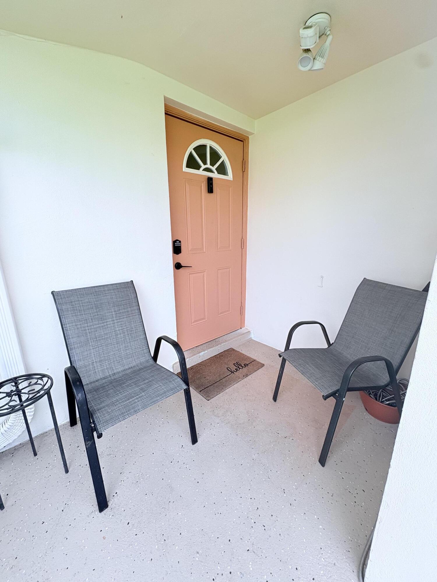CRESTHAVEN VILLAS CONDO 18 - Residential