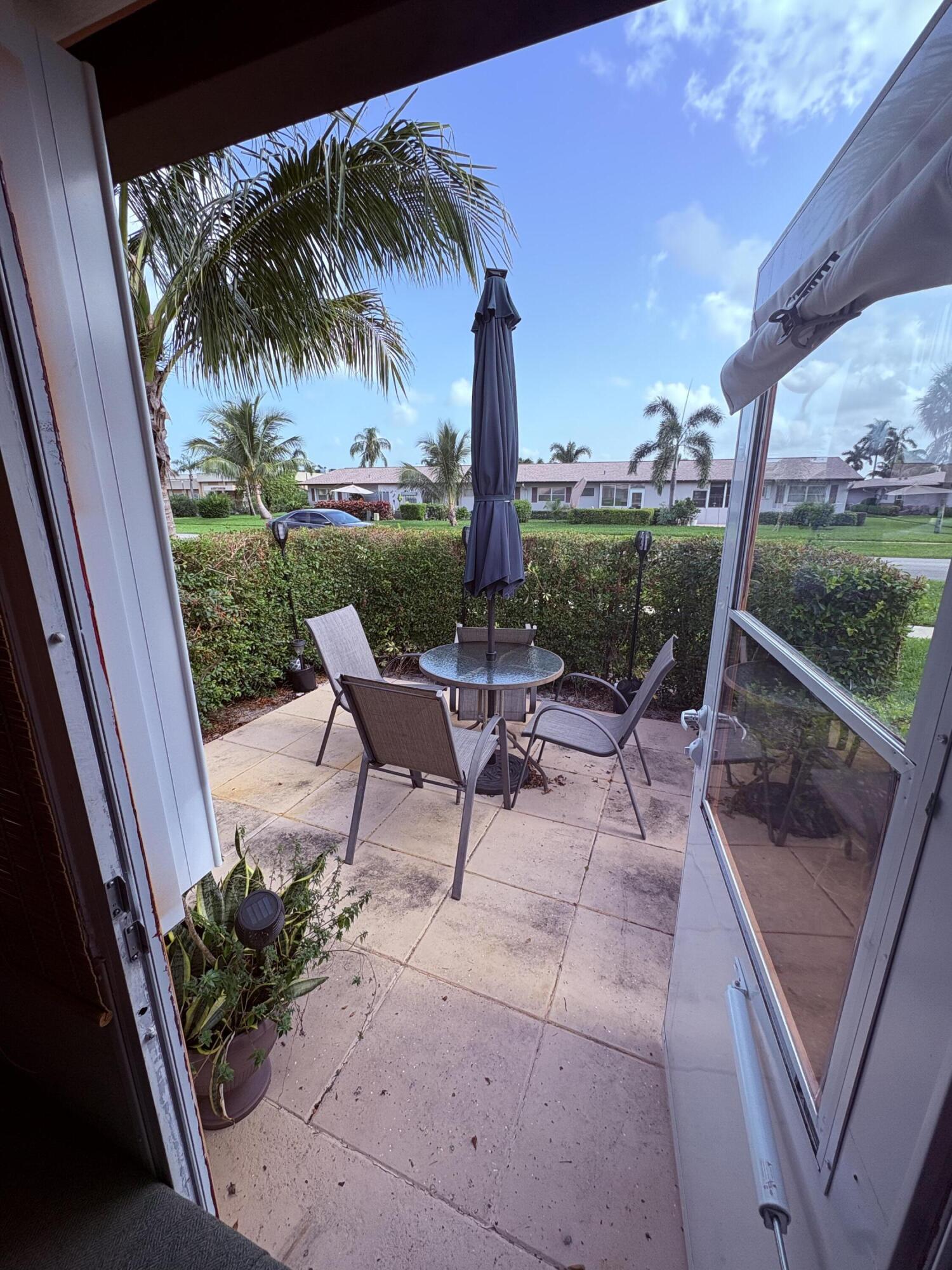 CRESTHAVEN VILLAS CONDO 18 - Residential