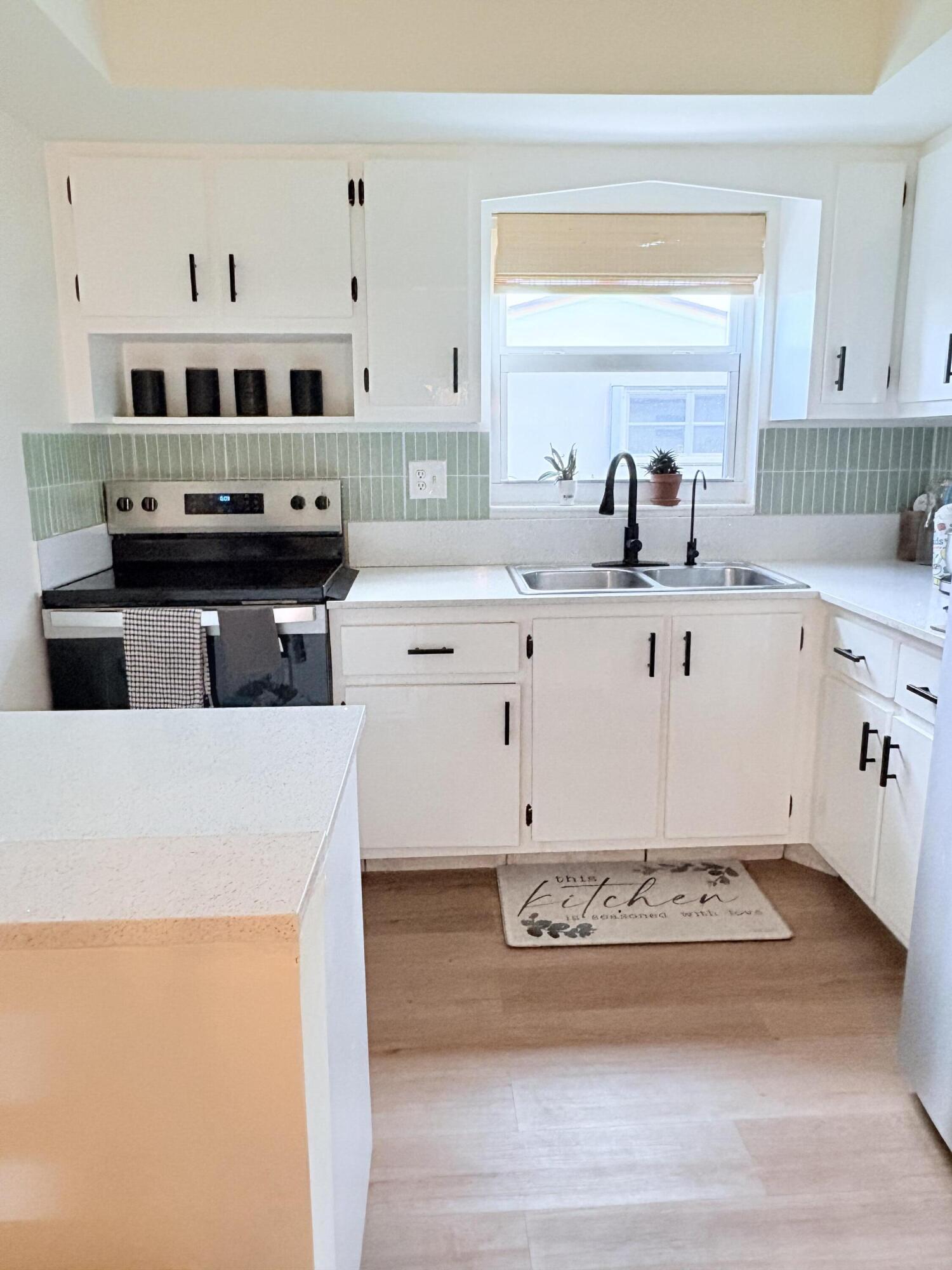CRESTHAVEN VILLAS CONDO 18 - Residential