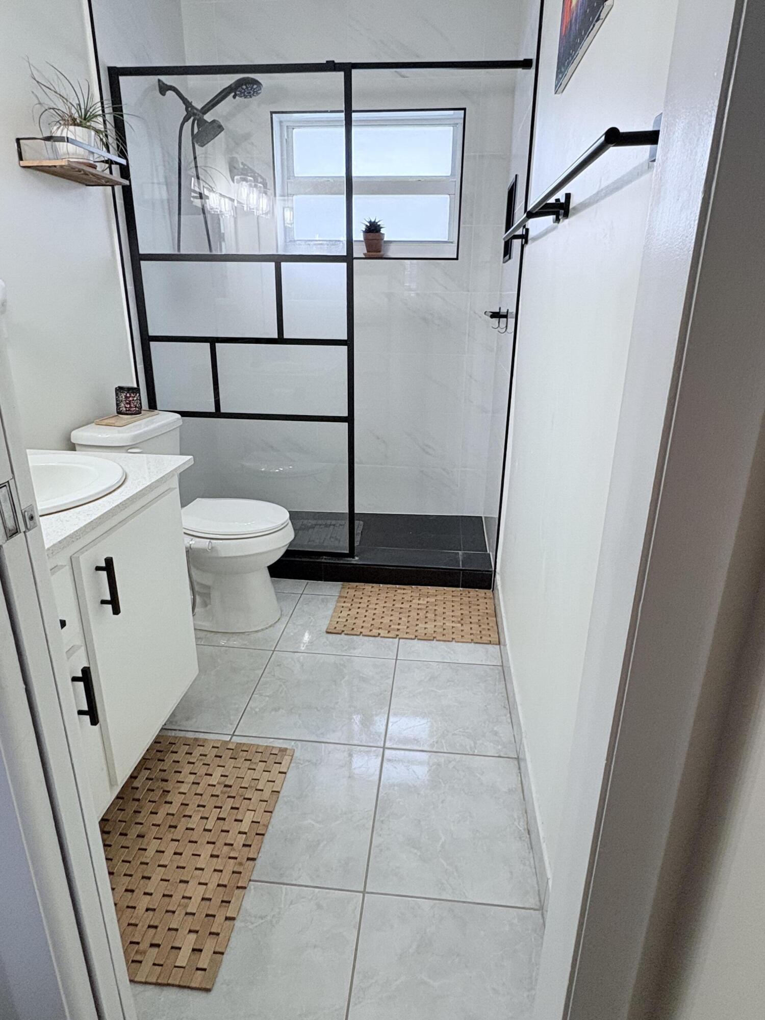 CRESTHAVEN VILLAS CONDO 18 - Residential
