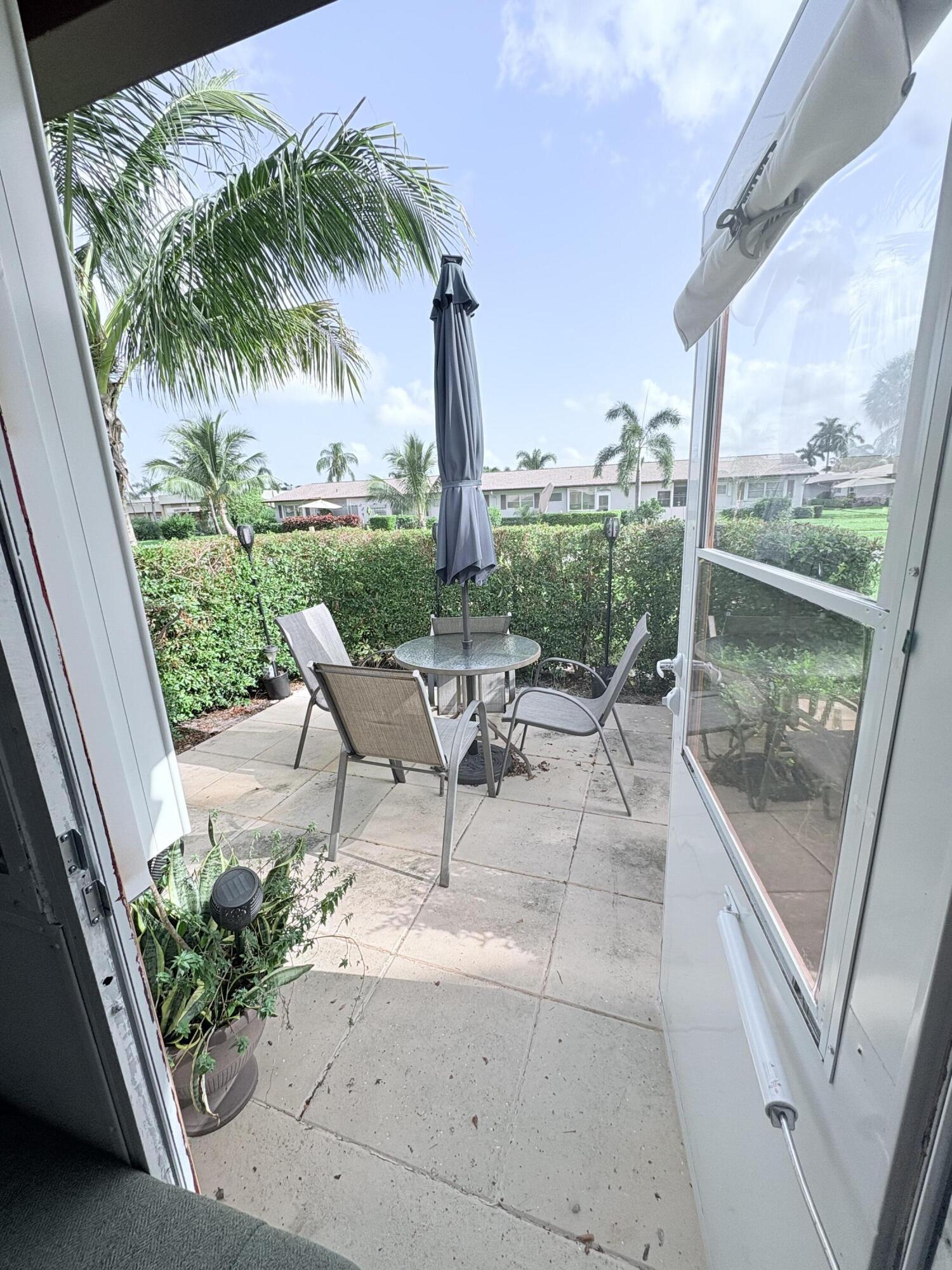 CRESTHAVEN VILLAS CONDO 18 - Residential