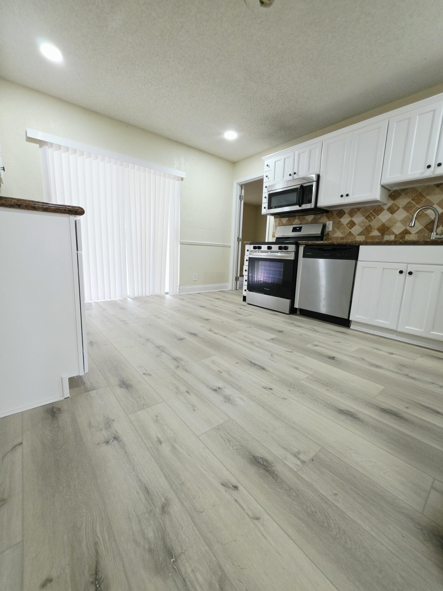 LEE ESTATES 1 - Residential