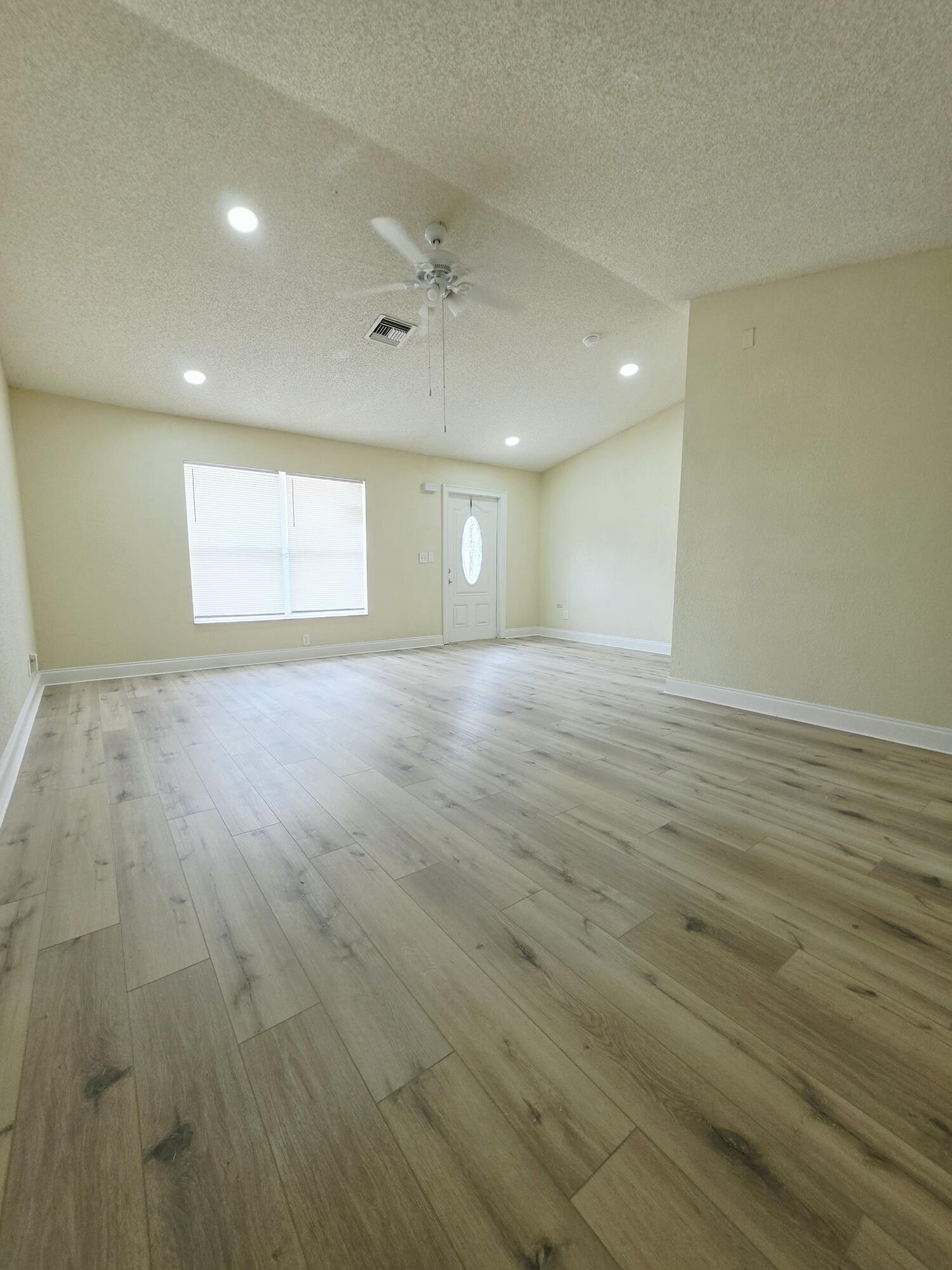 LEE ESTATES 1 - Residential