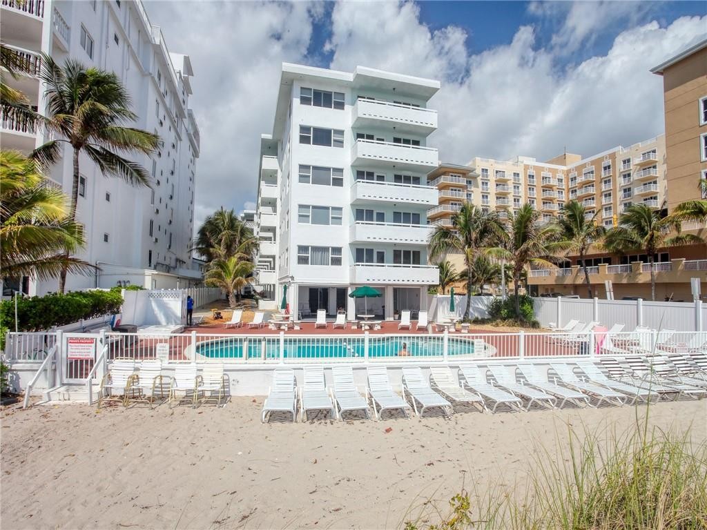 SKY RANCH APTS - Residential
